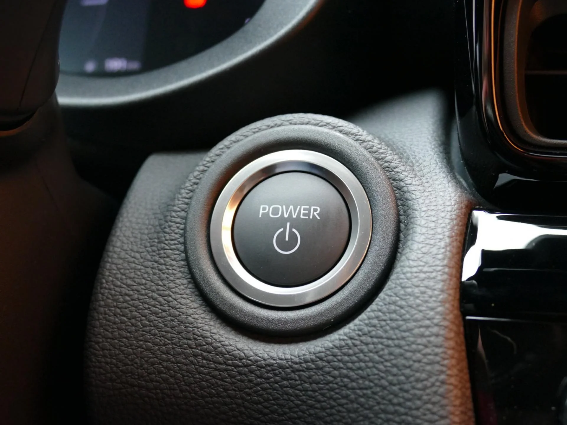 TOYOTA YARIS CROSS - Miniature 23 sur 33 - Cliquer pour voir cette photo