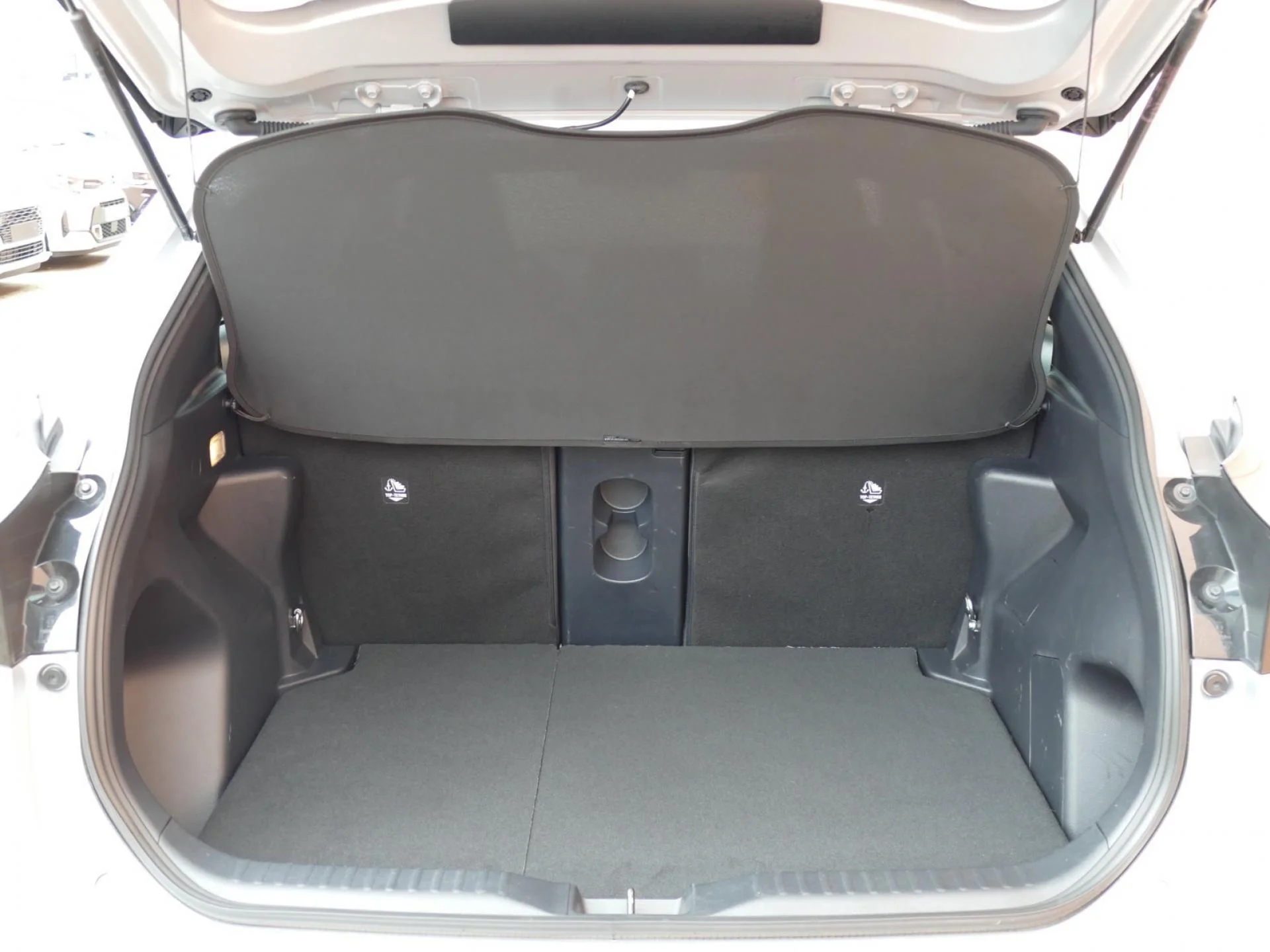 TOYOTA YARIS CROSS - Miniature 8 sur 33 - Cliquer pour voir cette photo