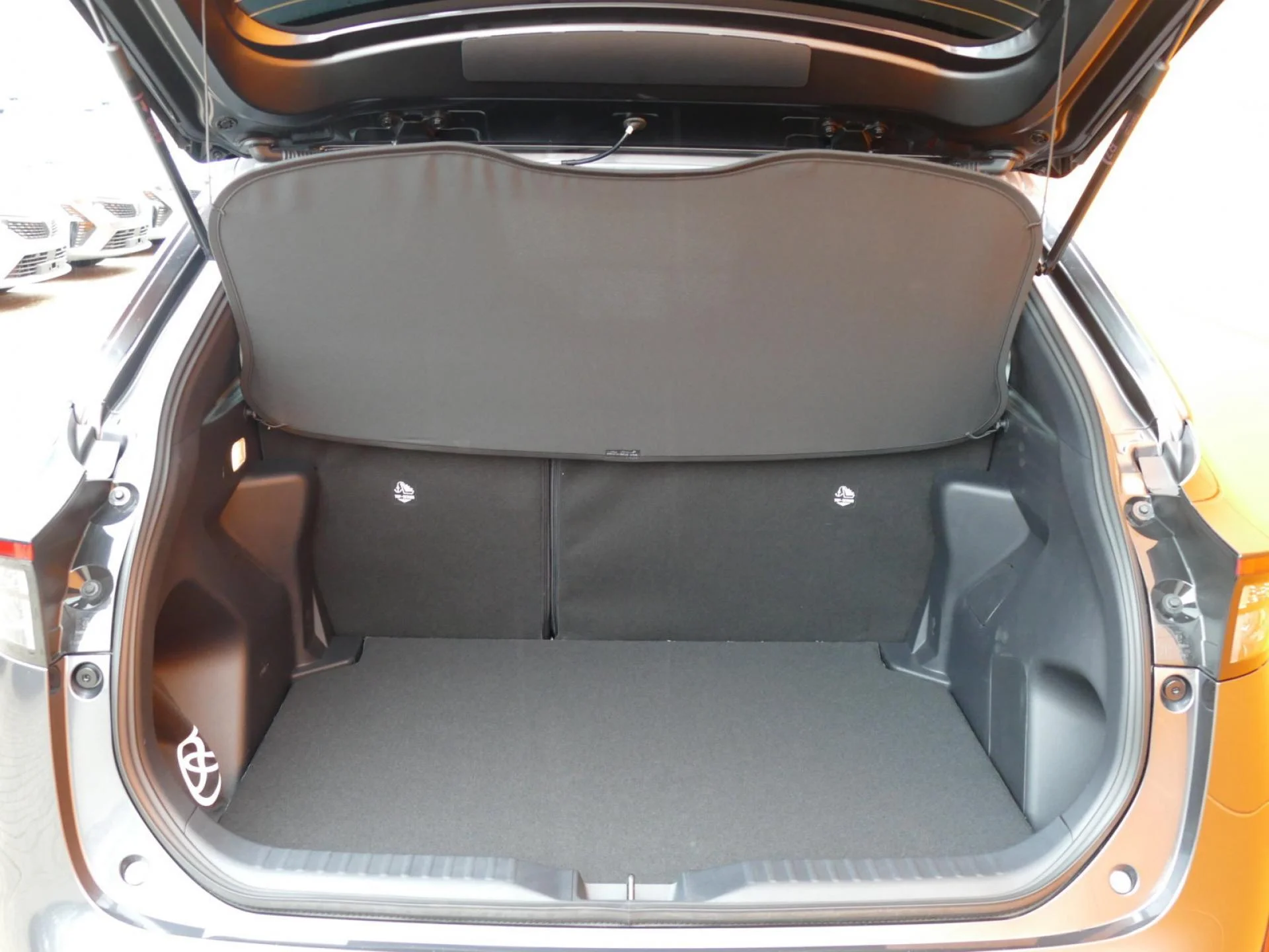 TOYOTA YARIS CROSS - Miniature 8 sur 35 - Cliquer pour voir cette photo