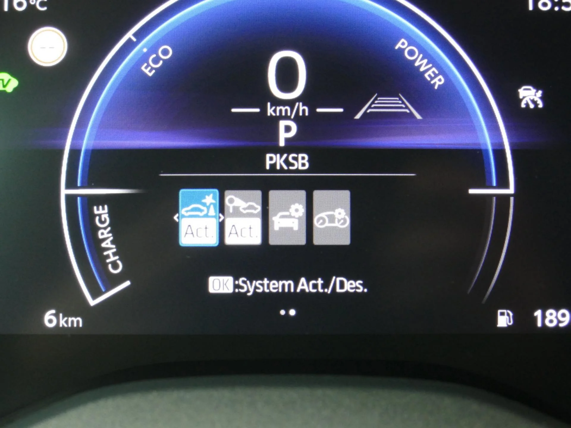 TOYOTA YARIS CROSS - Miniature 16 sur 35 - Cliquer pour voir cette photo