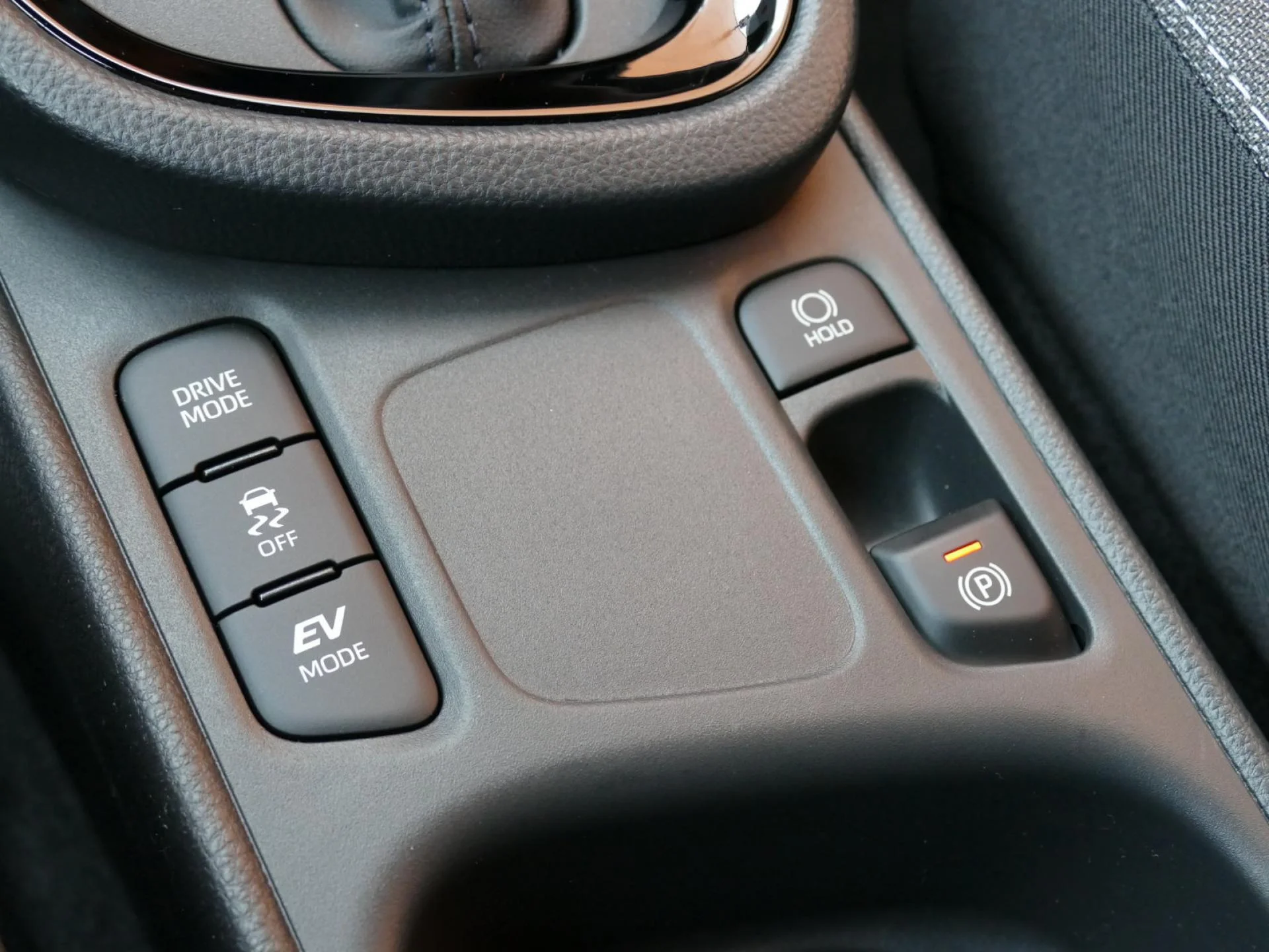 TOYOTA YARIS CROSS - Miniature 20 sur 35 - Cliquer pour voir cette photo
