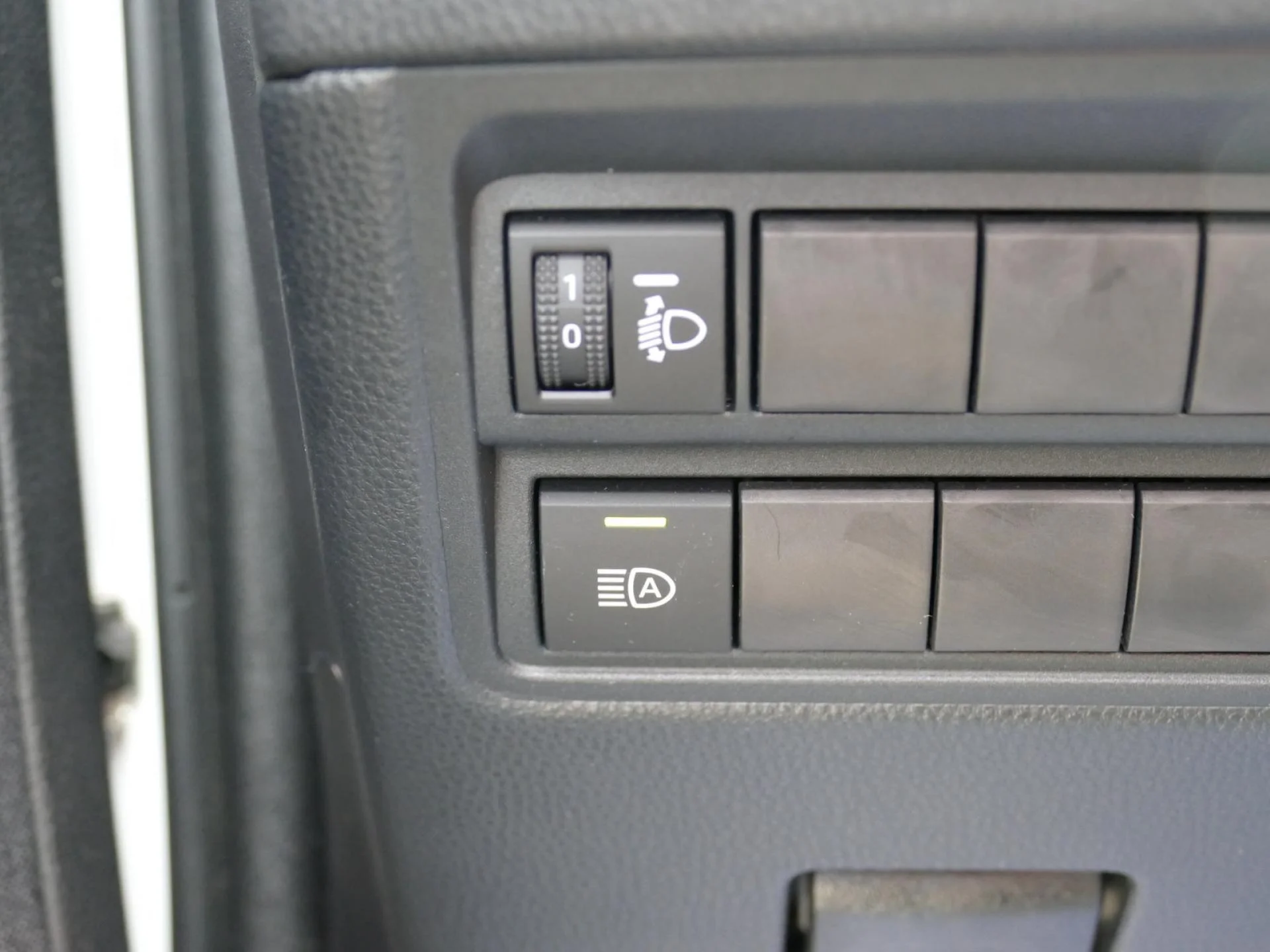 TOYOTA YARIS CROSS - Miniature 19 sur 32 - Cliquer pour voir cette photo