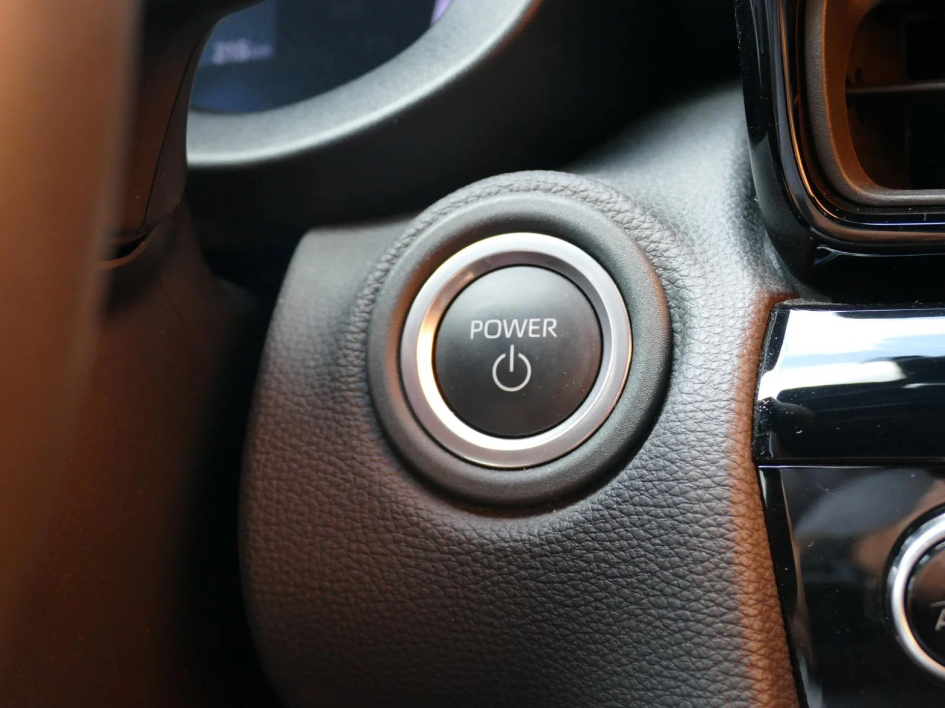 TOYOTA YARIS CROSS - Miniature 20 sur 32 - Cliquer pour voir cette photo