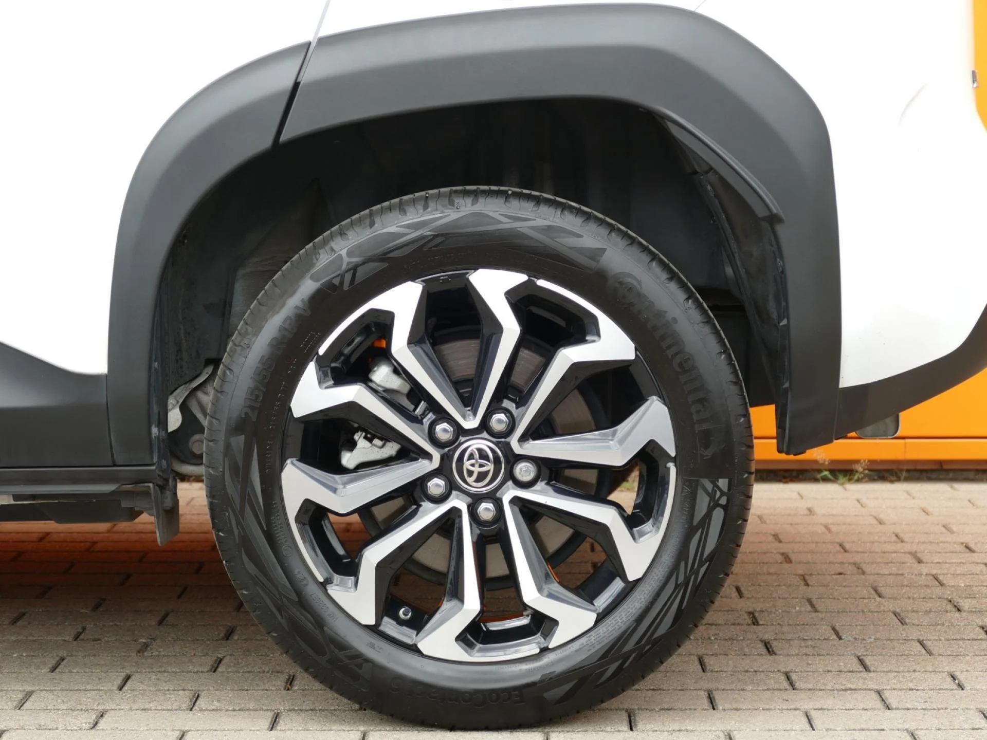 TOYOTA YARIS CROSS - Miniature 32 sur 32 - Cliquer pour voir cette photo