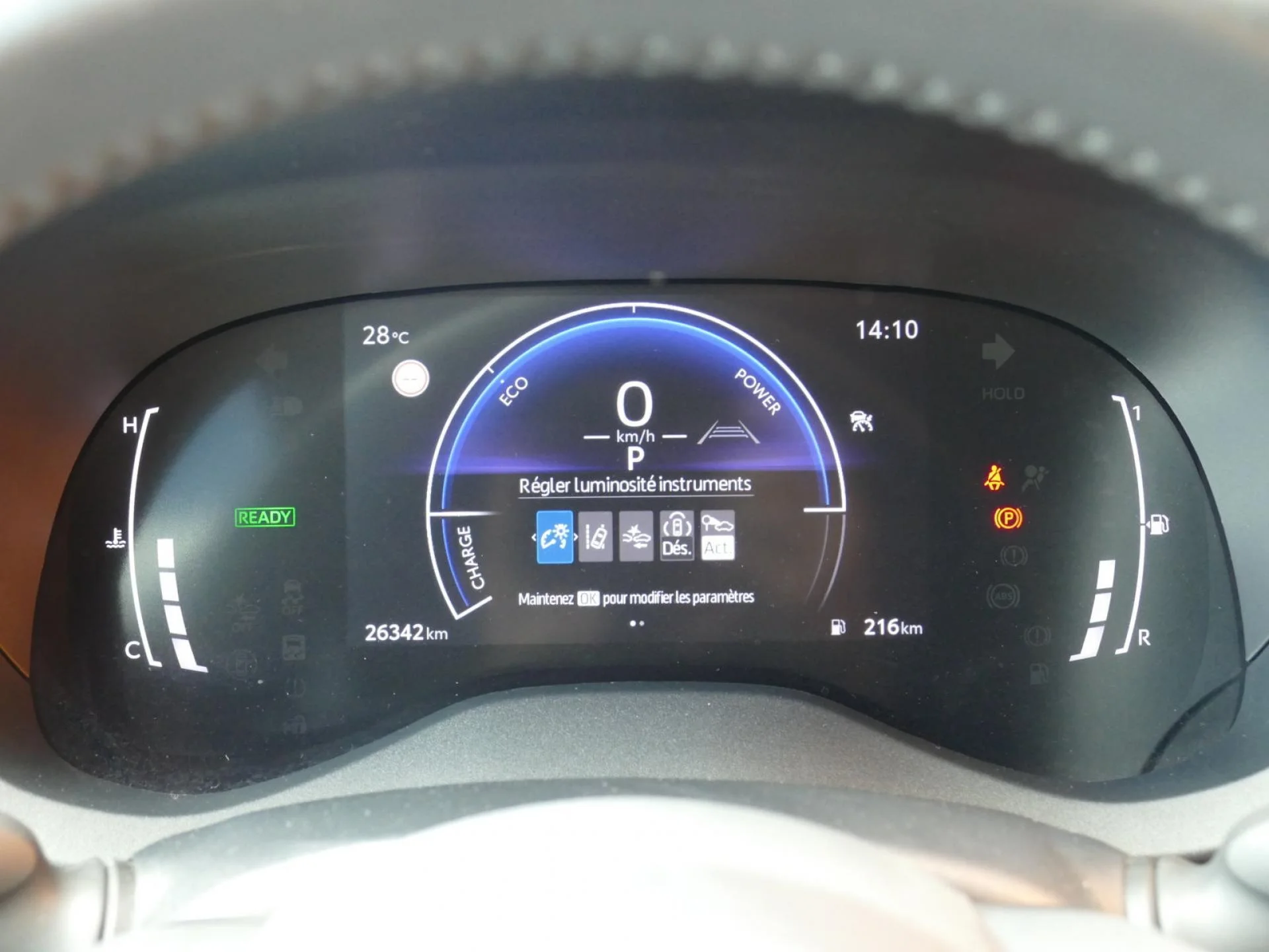 TOYOTA YARIS CROSS - Miniature 15 sur 32 - Cliquer pour voir cette photo