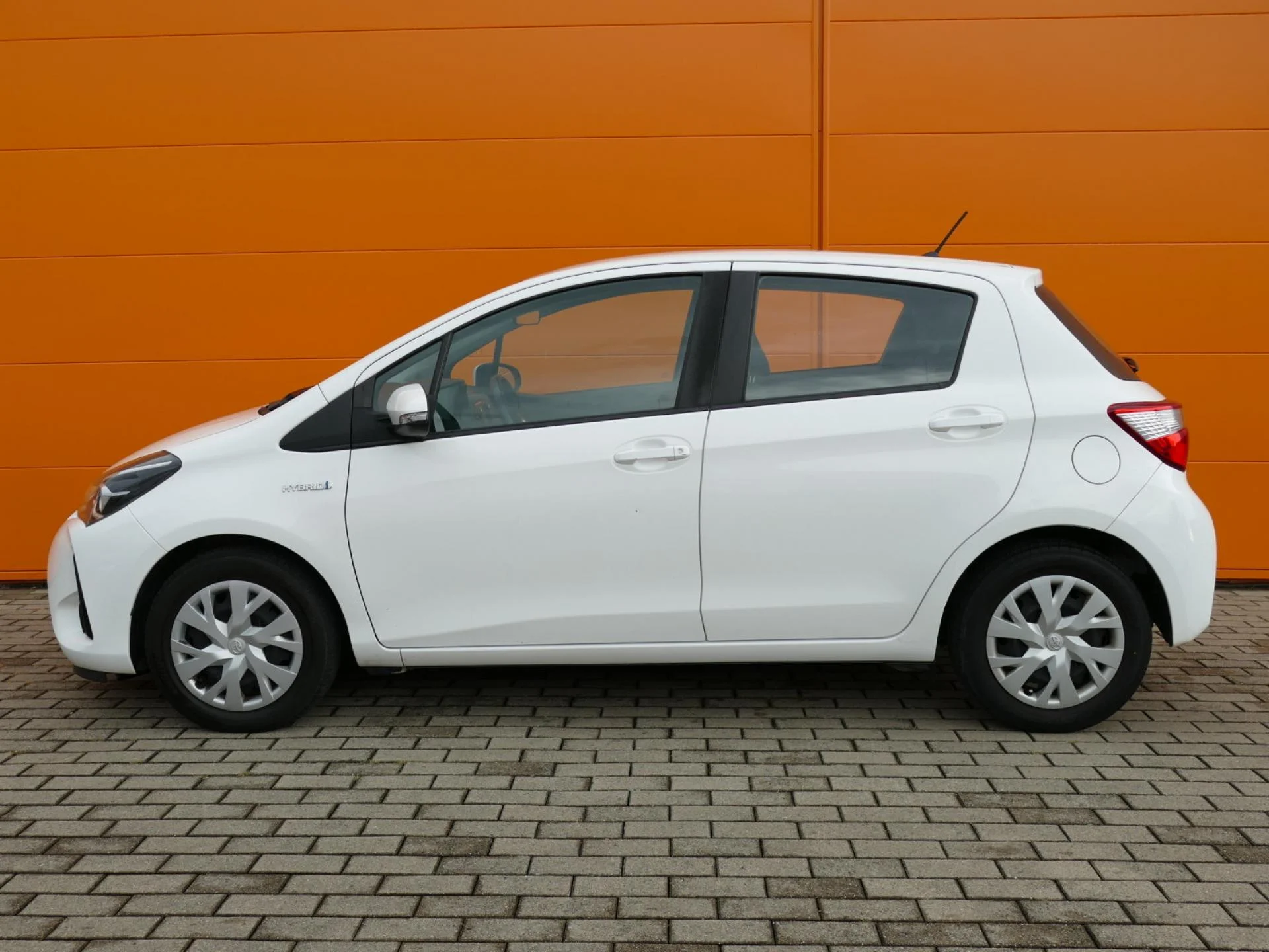 TOYOTA YARIS - Miniature 3 sur 32 - Cliquer pour voir cette photo