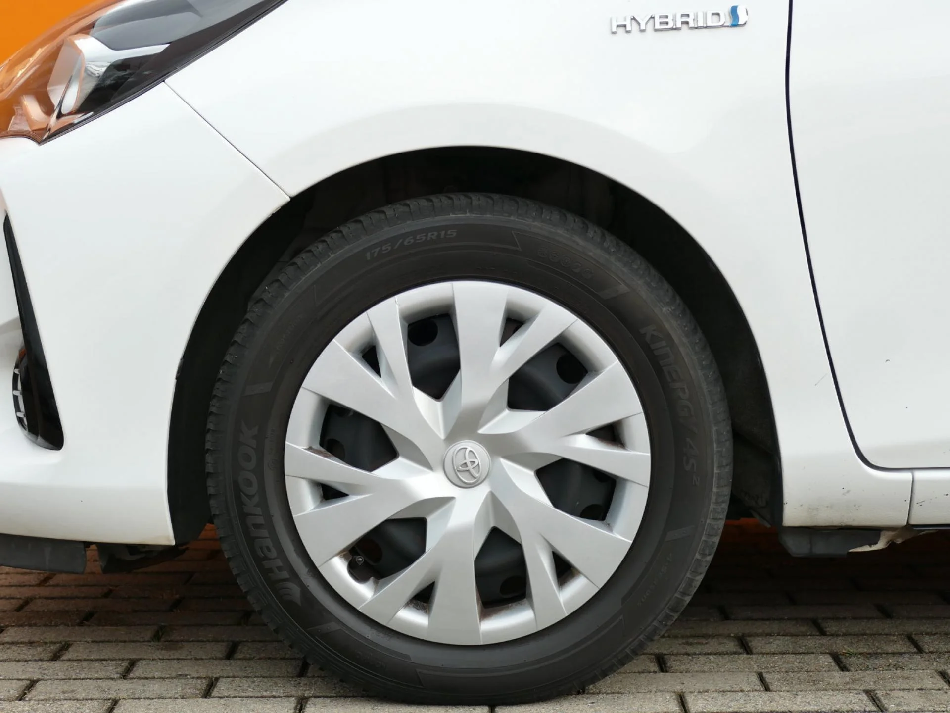 TOYOTA YARIS - Miniature 29 sur 32 - Cliquer pour voir cette photo