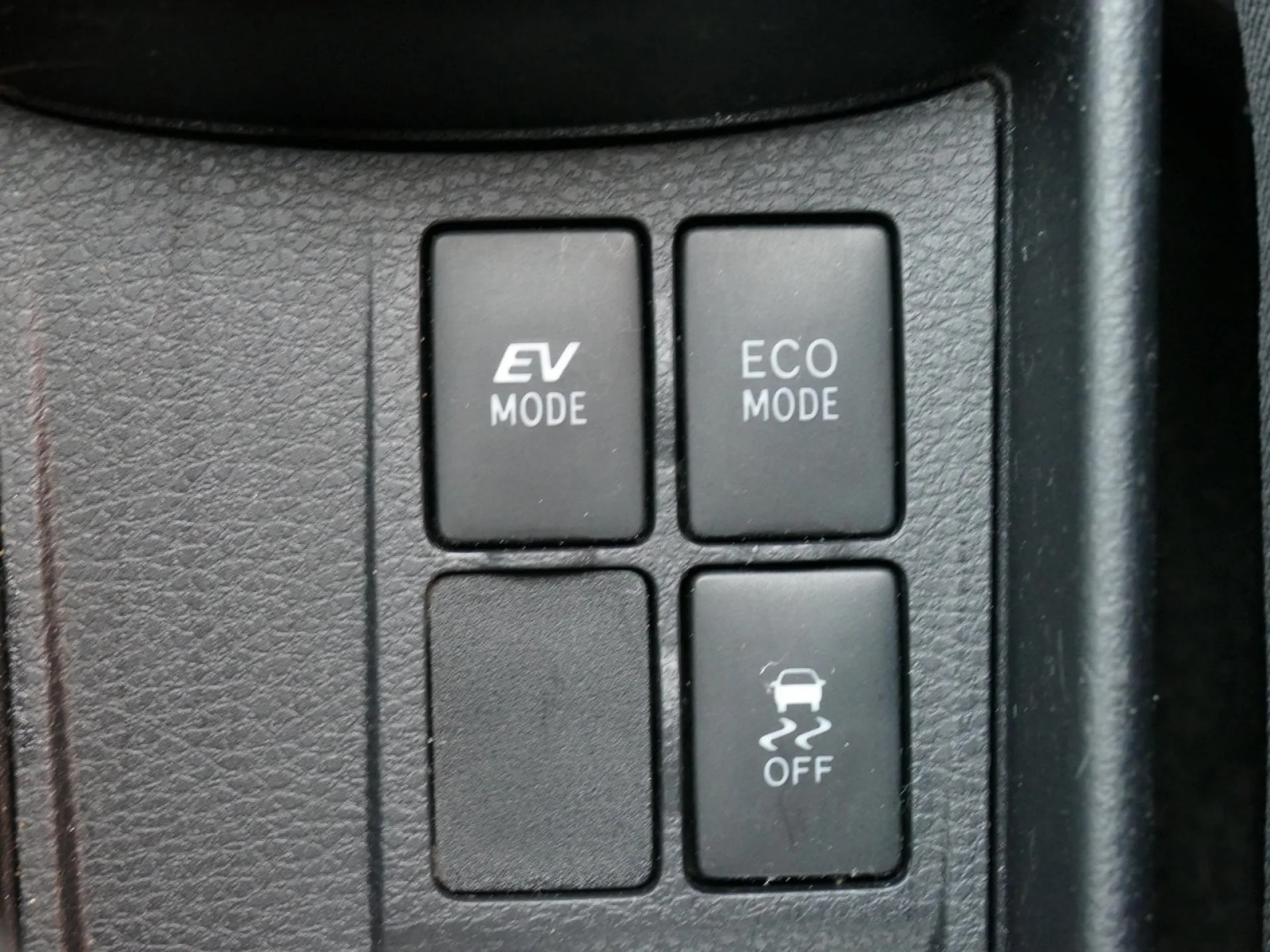 TOYOTA YARIS - Miniature 16 sur 32 - Cliquer pour voir cette photo