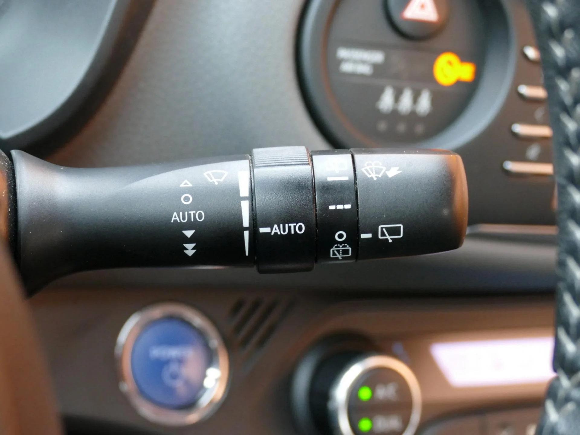 TOYOTA YARIS - Miniature 24 sur 32 - Cliquer pour voir cette photo