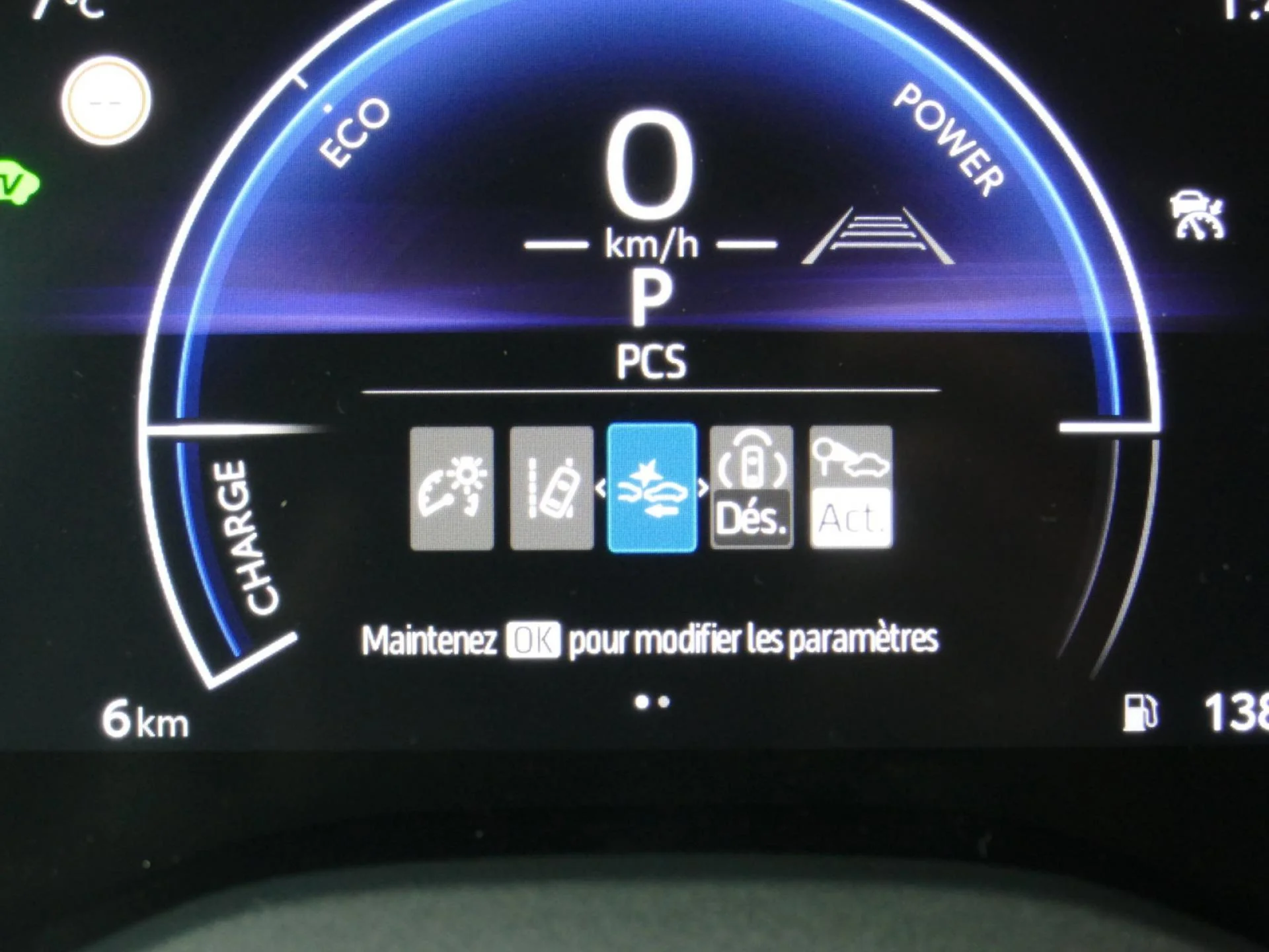 TOYOTA YARIS - Miniature 16 sur 33 - Cliquer pour voir cette photo