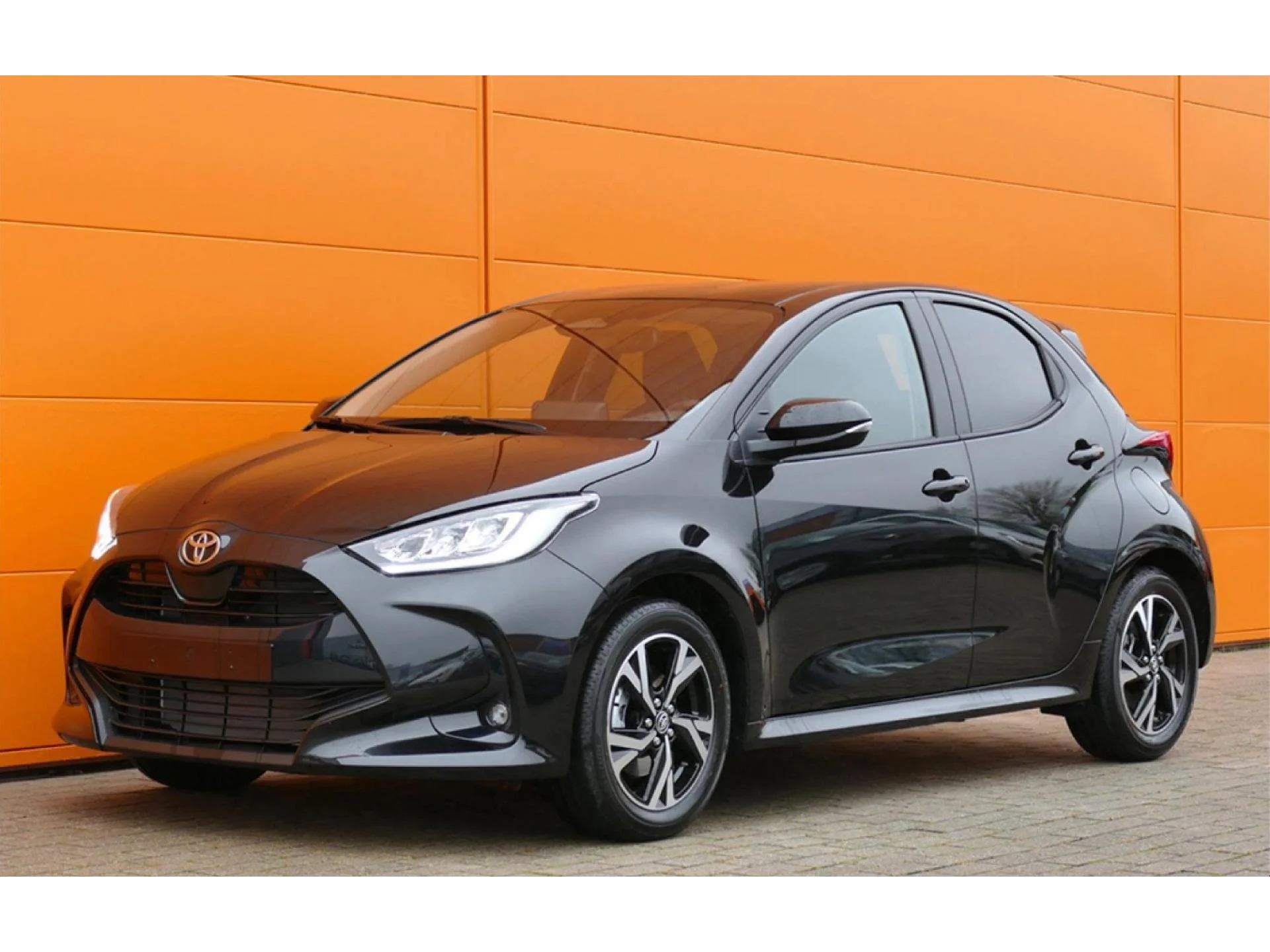TOYOTA YARIS - Miniature 3 sur 33 - Cliquer pour voir cette photo