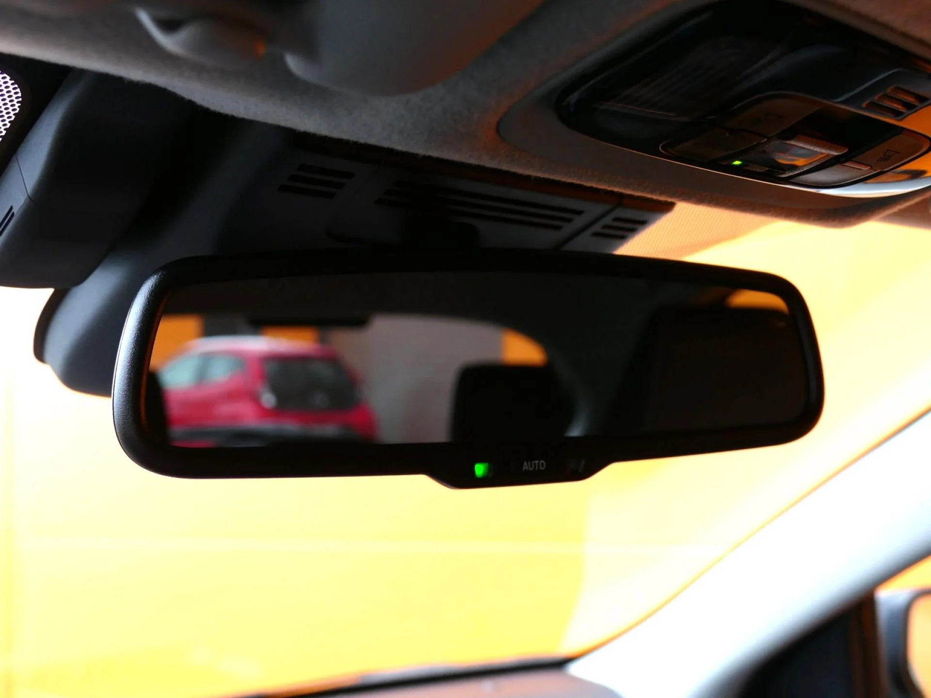 TOYOTA YARIS - Miniature 19 sur 32 - Cliquer pour voir cette photo