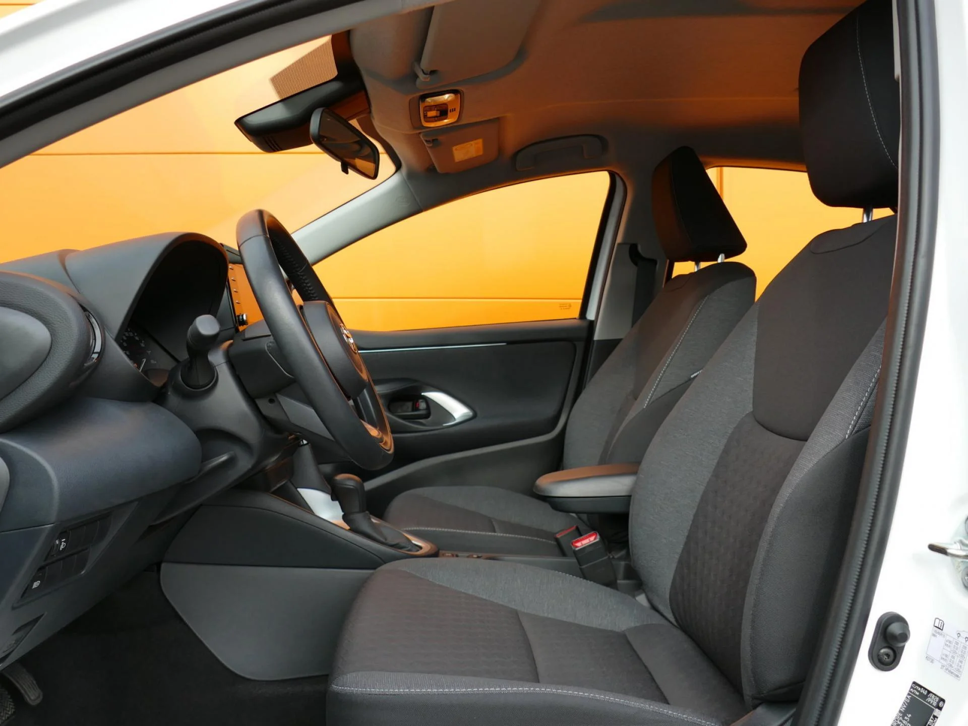 TOYOTA YARIS - Miniature 6 sur 32 - Cliquer pour voir cette photo