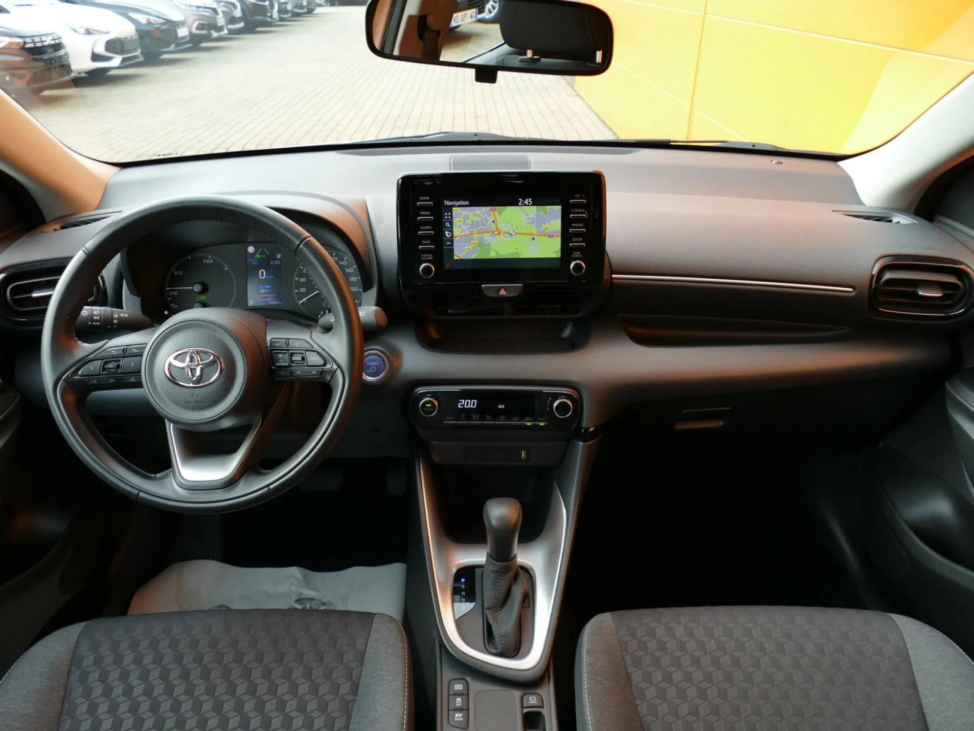 TOYOTA YARIS - Miniature 5 sur 32 - Cliquer pour voir cette photo