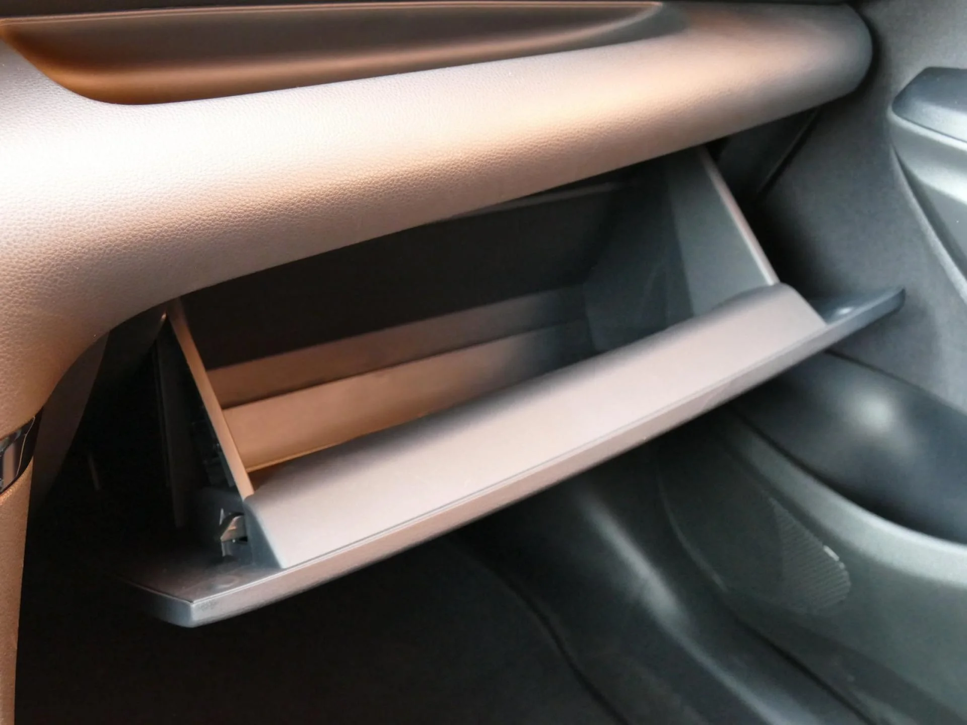 TOYOTA YARIS - Miniature 20 sur 32 - Cliquer pour voir cette photo