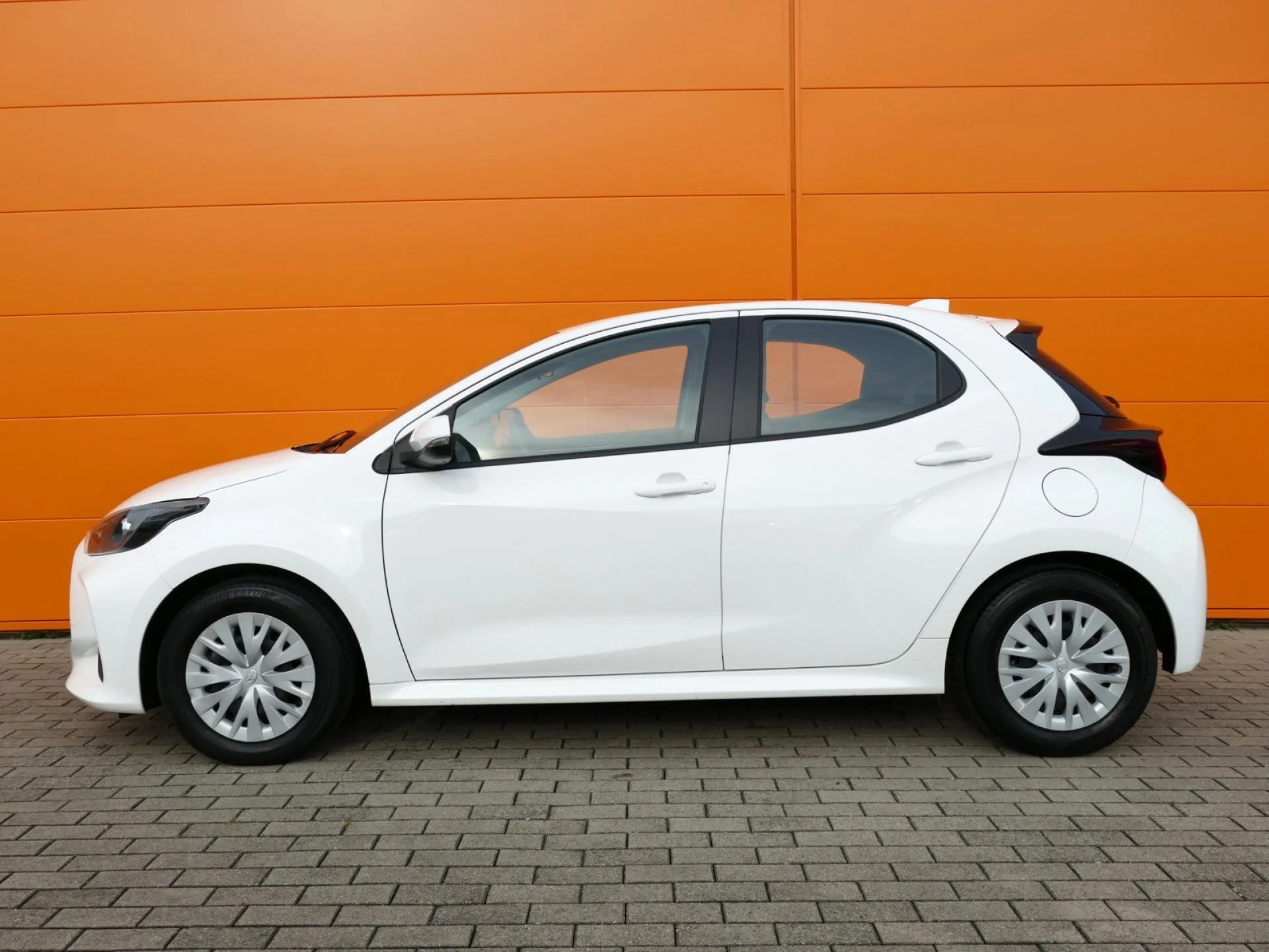 TOYOTA YARIS - Miniature 3 sur 32 - Cliquer pour voir cette photo