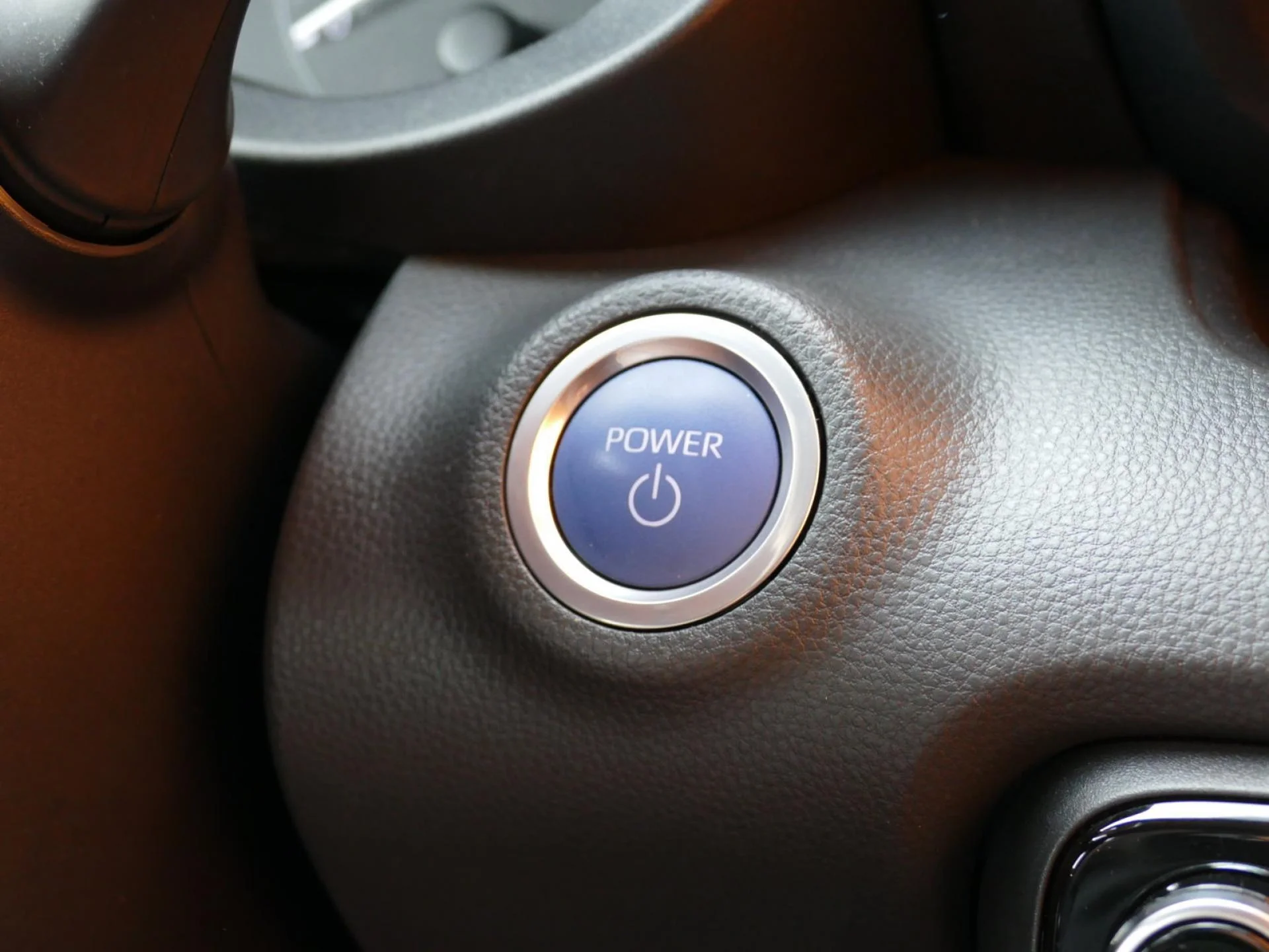 TOYOTA YARIS - Miniature 19 sur 32 - Cliquer pour voir cette photo