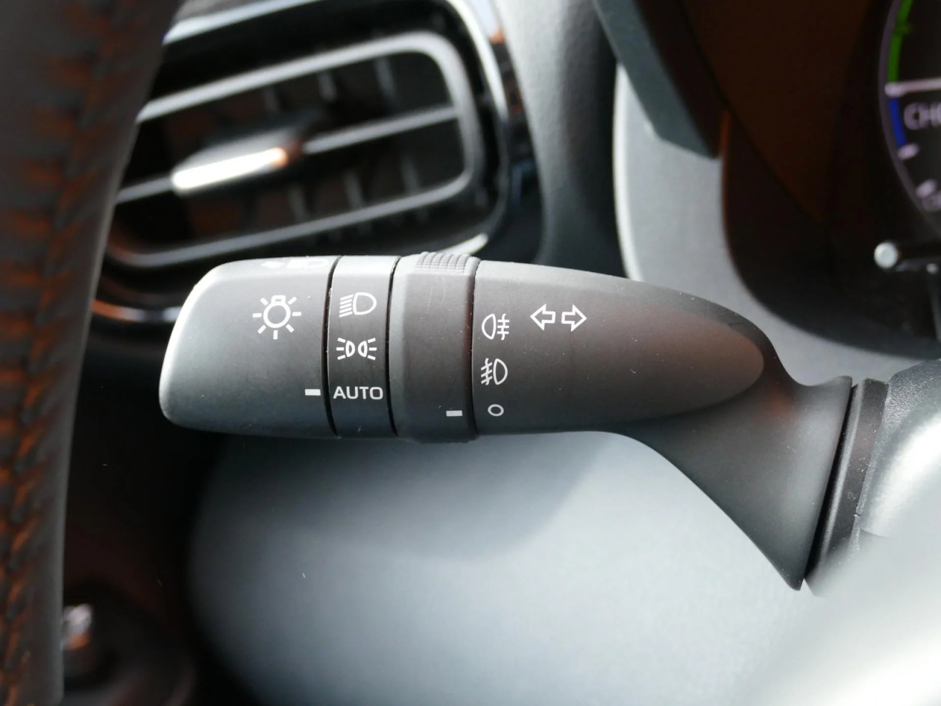 TOYOTA YARIS - Miniature 23 sur 32 - Cliquer pour voir cette photo