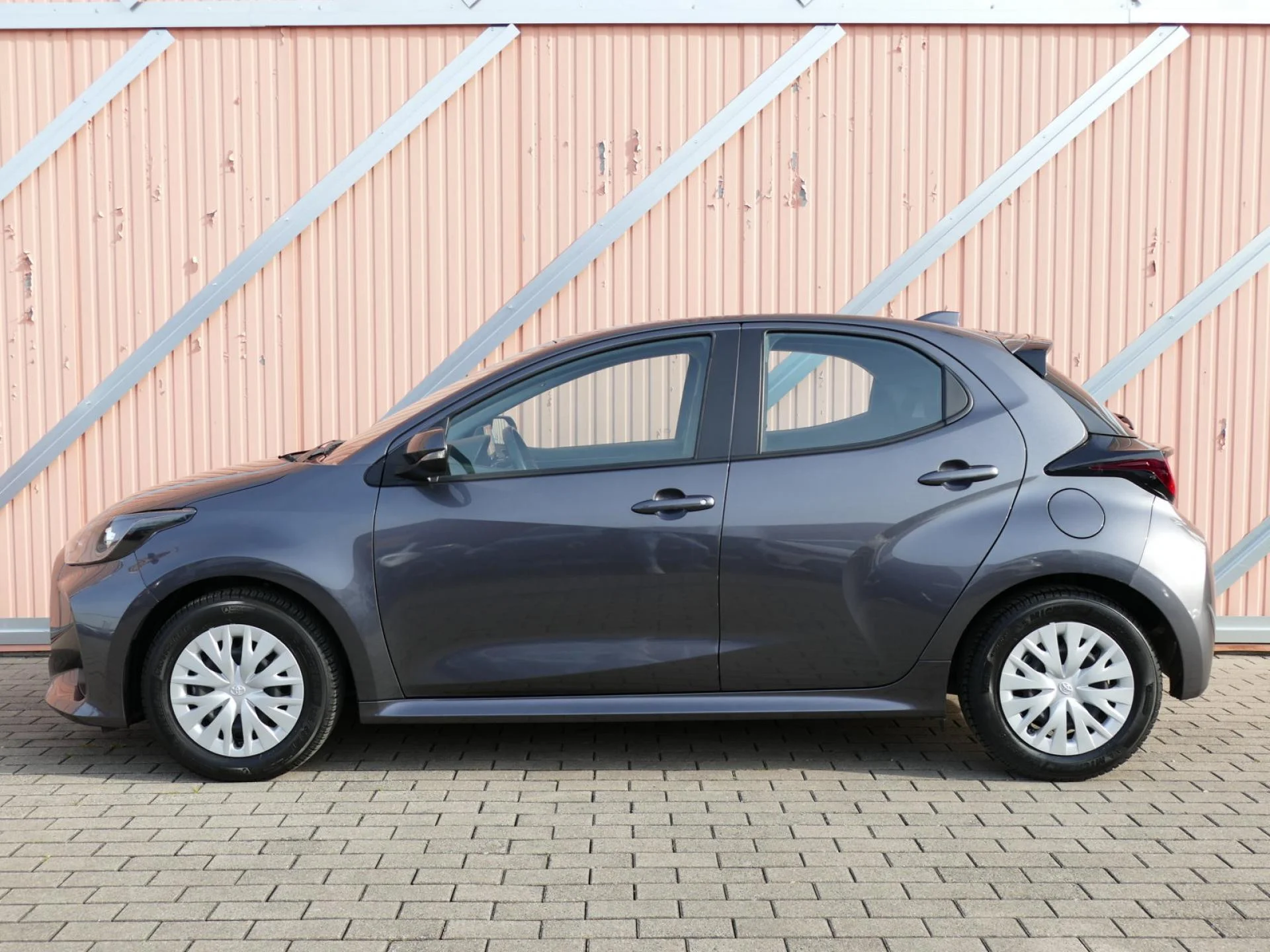 TOYOTA YARIS - Miniature 3 sur 29 - Cliquer pour voir cette photo