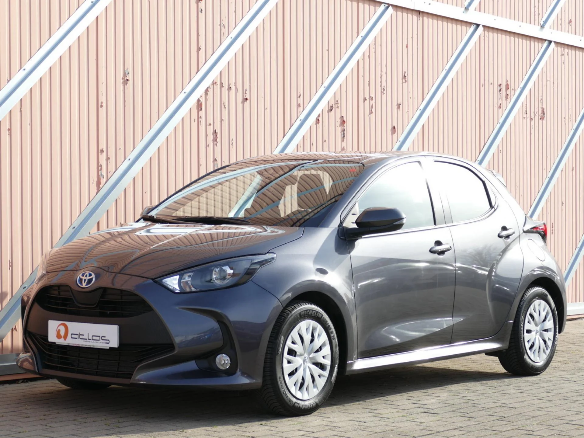 TOYOTA YARIS - Miniature 29 sur 29 - Cliquer pour voir cette photo