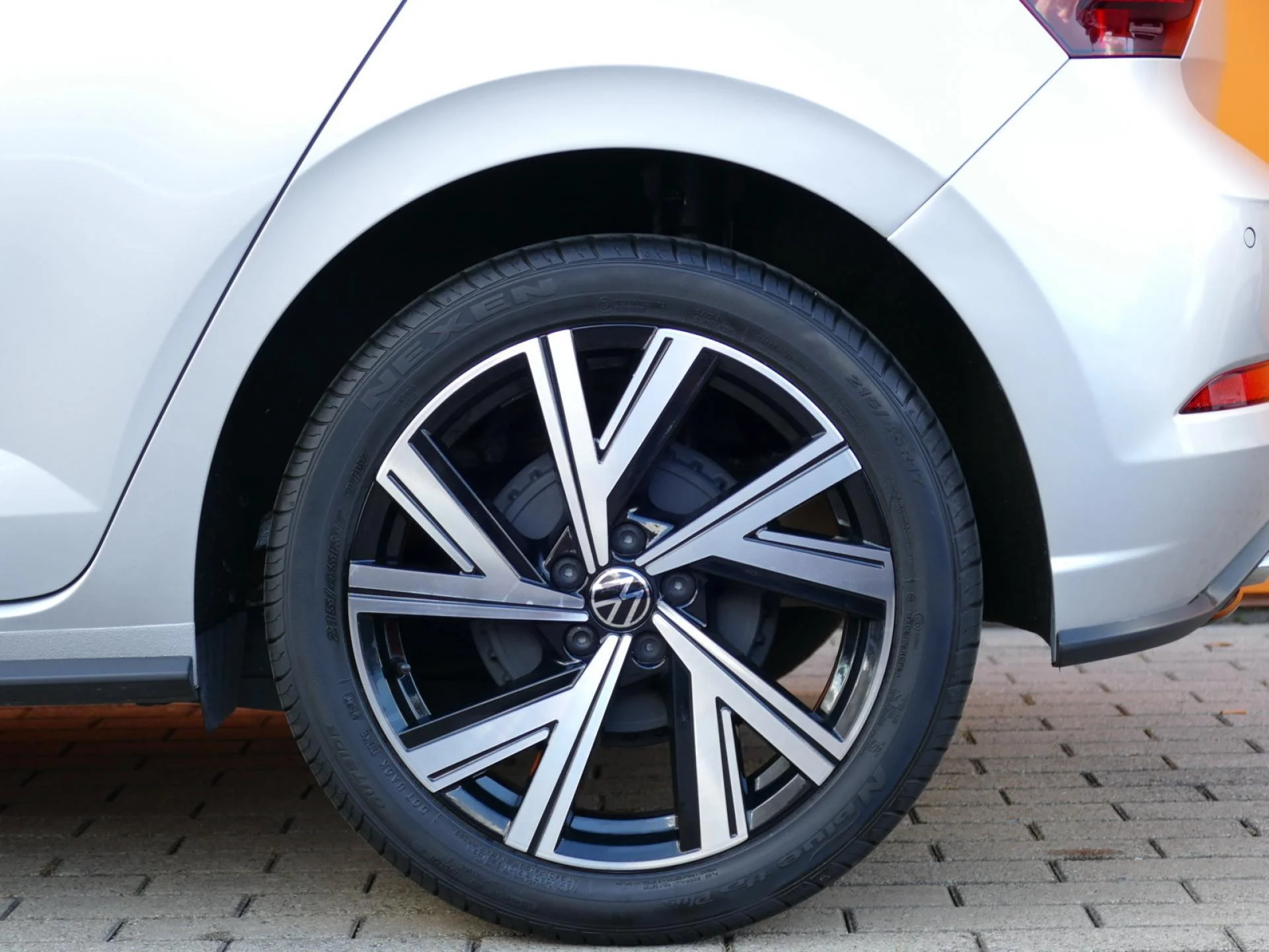 VOLKSWAGEN POLO - Miniature 31 sur 32 - Cliquer pour voir cette photo