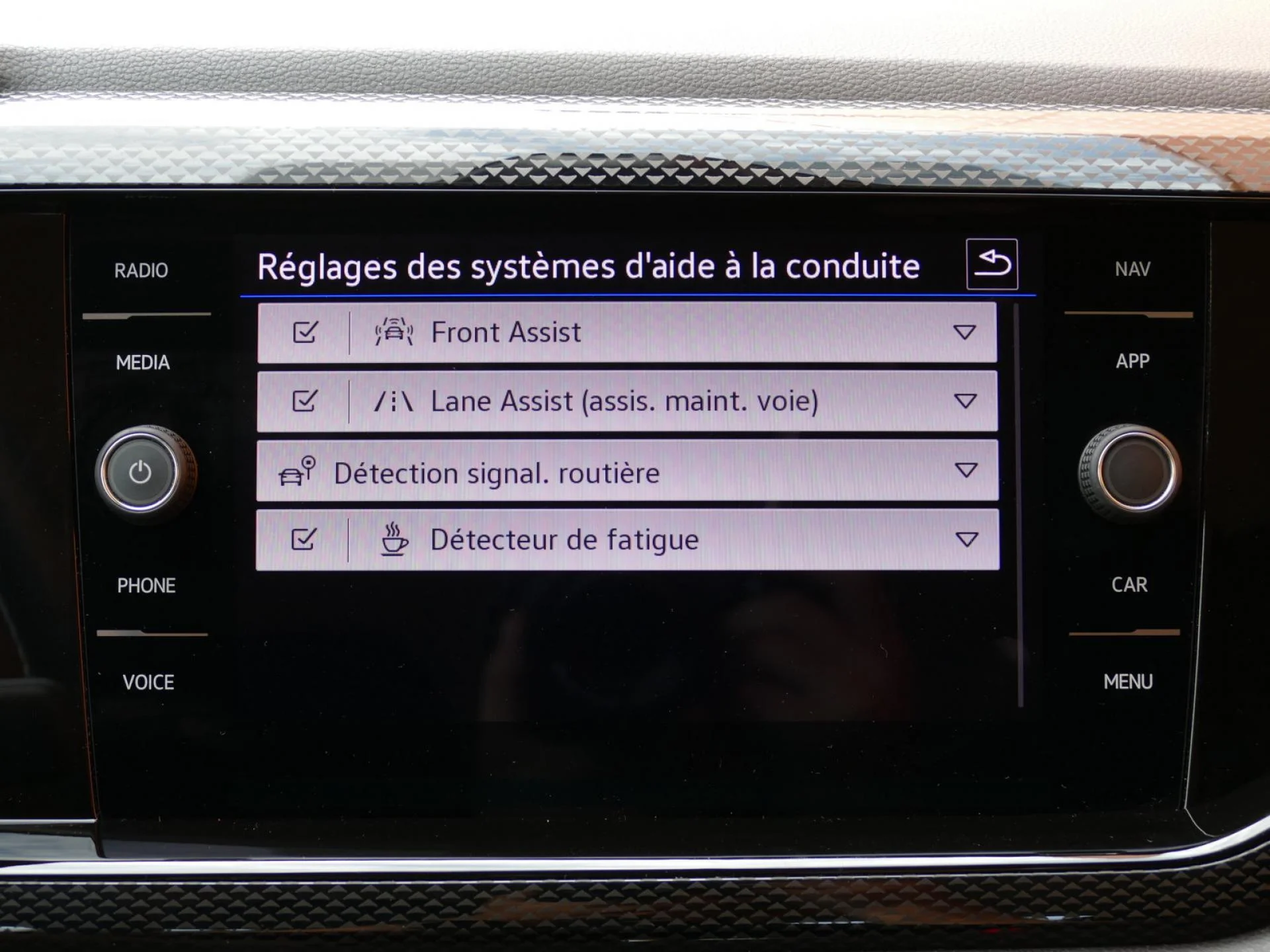 VOLKSWAGEN POLO - Miniature 12 sur 32 - Cliquer pour voir cette photo