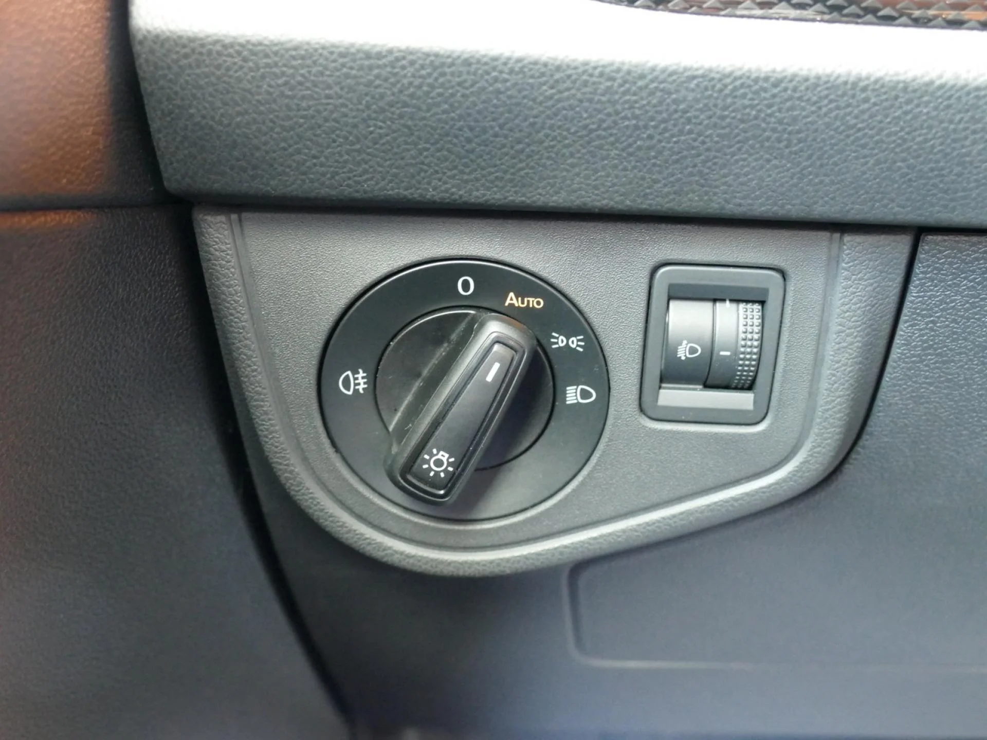 VOLKSWAGEN POLO - Miniature 19 sur 30 - Cliquer pour voir cette photo