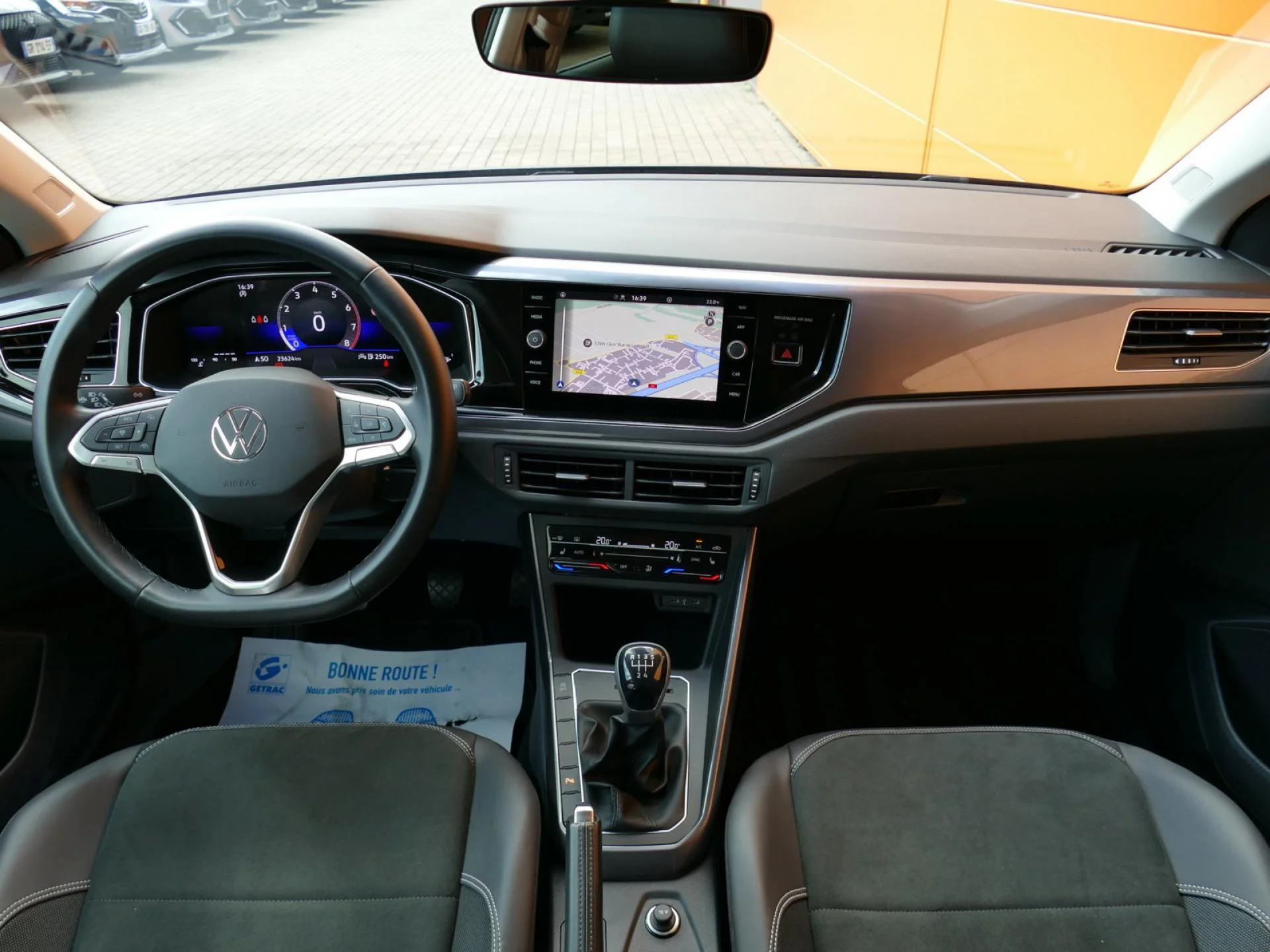 VOLKSWAGEN POLO - Miniature 5 sur 31 - Cliquer pour voir cette photo