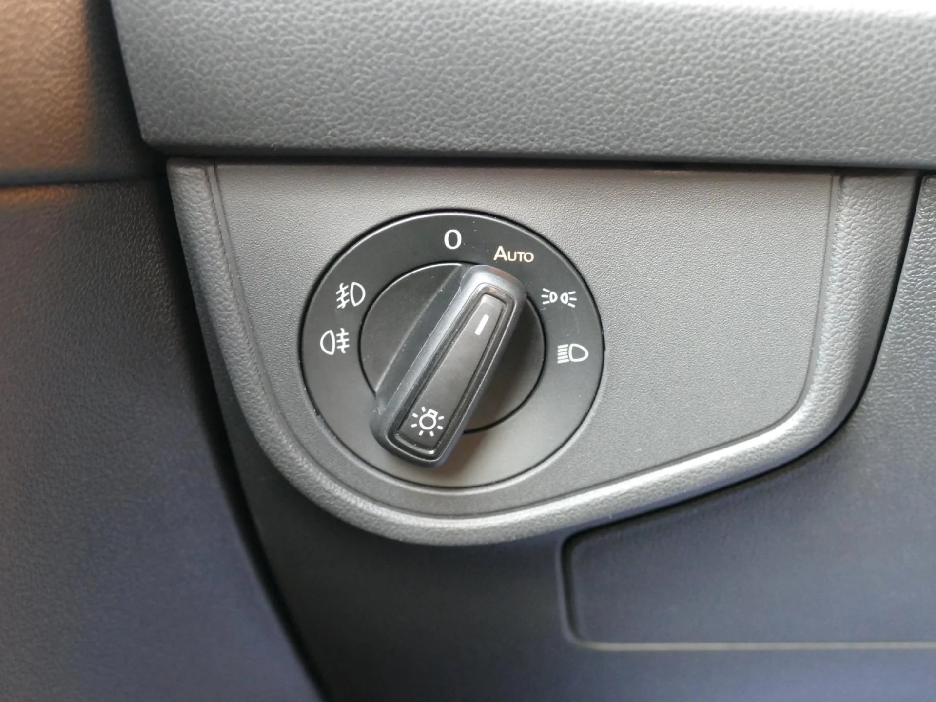 VOLKSWAGEN POLO - Miniature 18 sur 31 - Cliquer pour voir cette photo