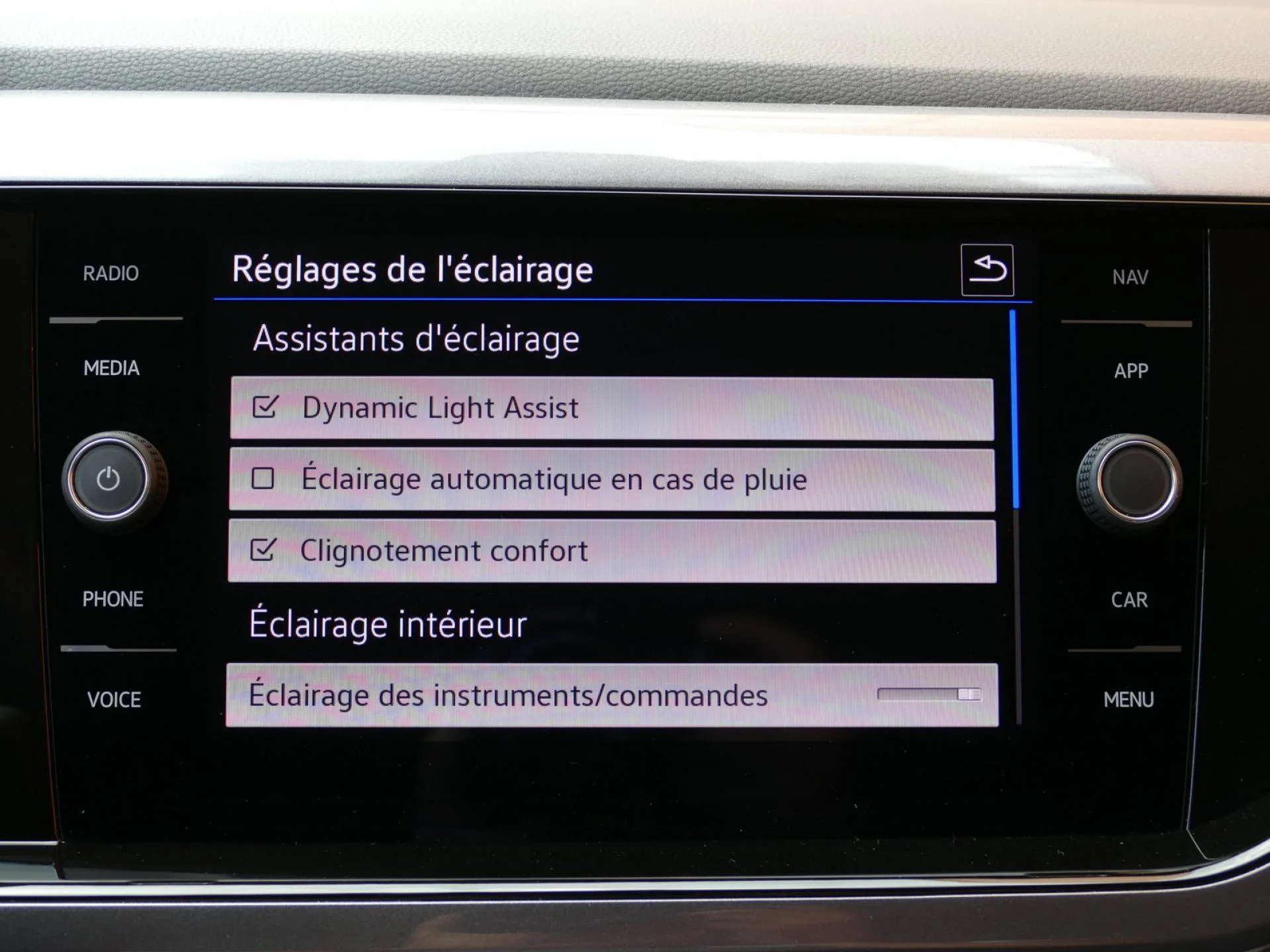 VOLKSWAGEN POLO - Miniature 12 sur 31 - Cliquer pour voir cette photo