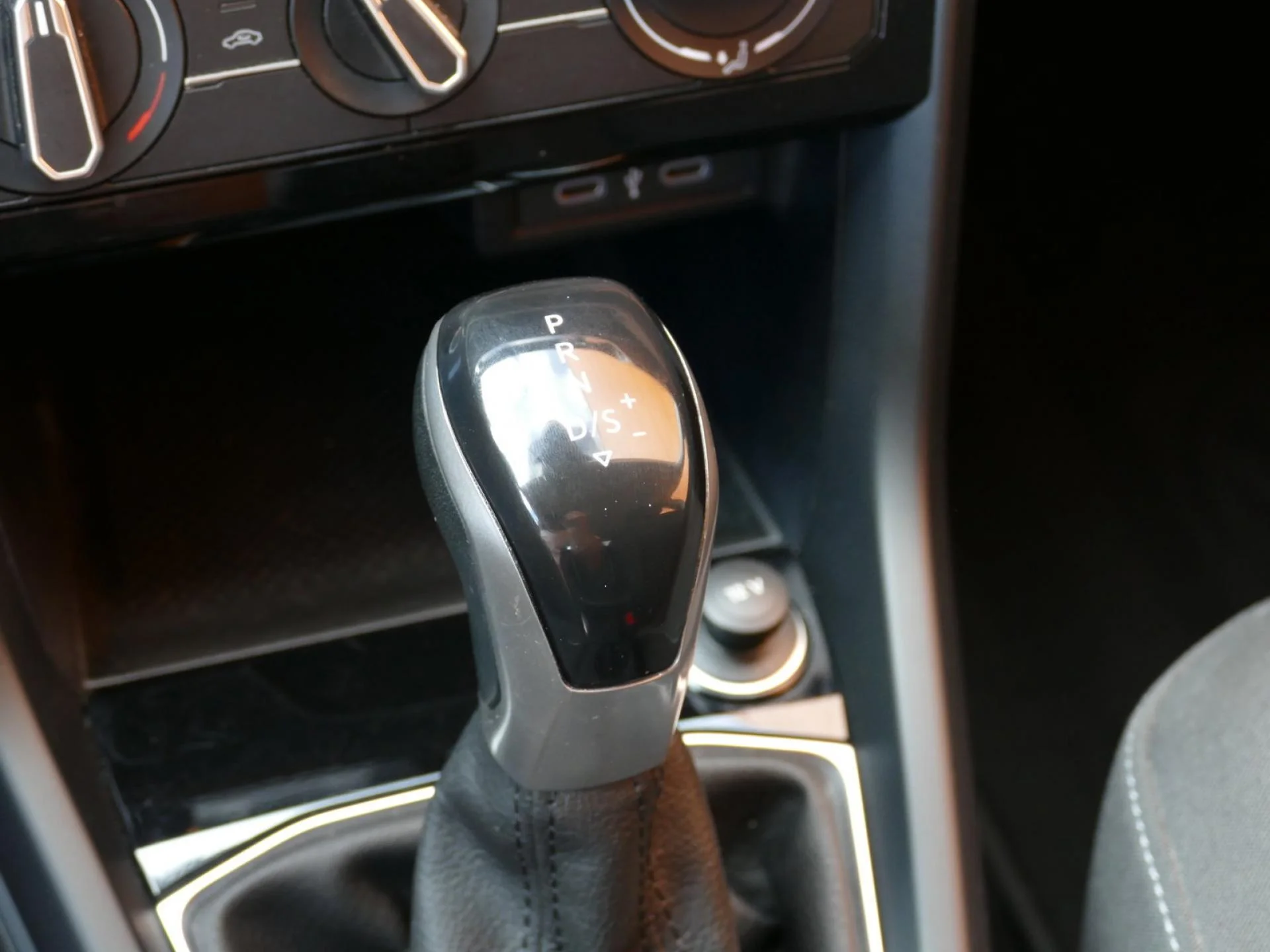 VOLKSWAGEN T-CROSS - Miniature 18 sur 31 - Cliquer pour voir cette photo