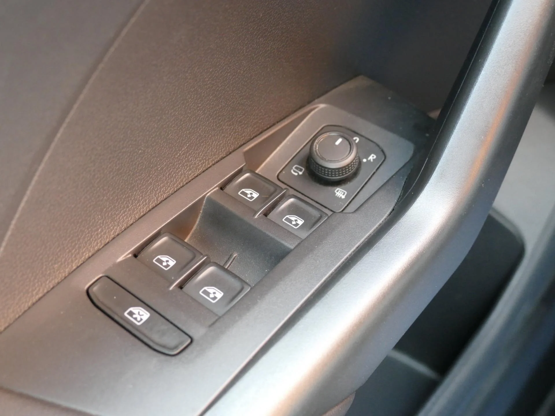 VOLKSWAGEN T-CROSS - Miniature 21 sur 31 - Cliquer pour voir cette photo