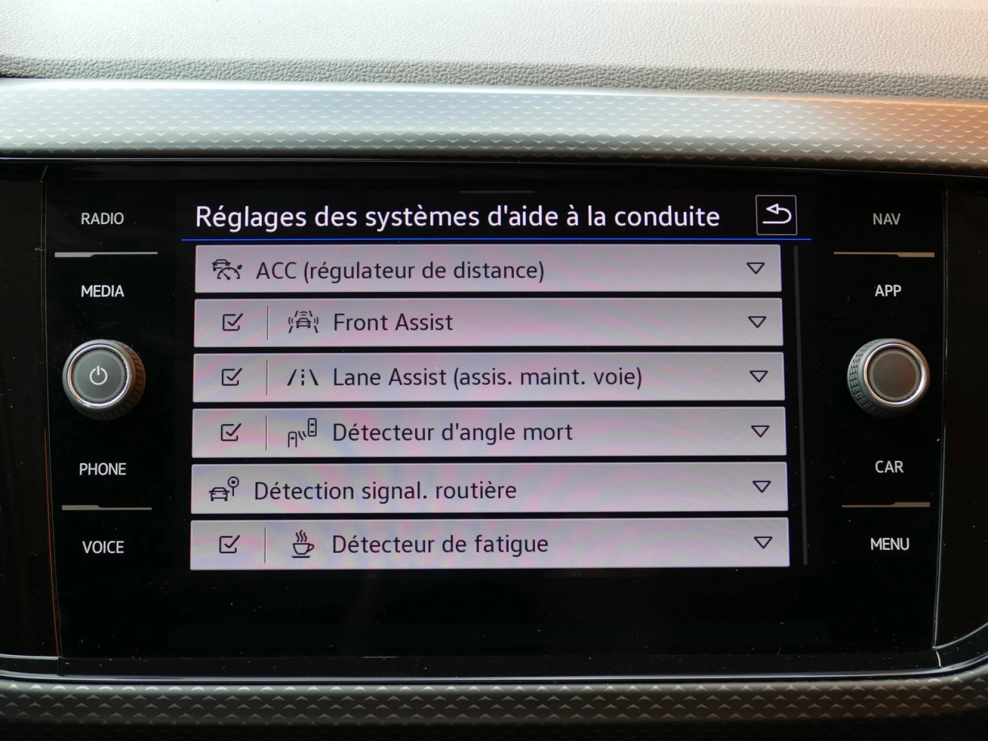 VOLKSWAGEN T-CROSS - Miniature 12 sur 31 - Cliquer pour voir cette photo