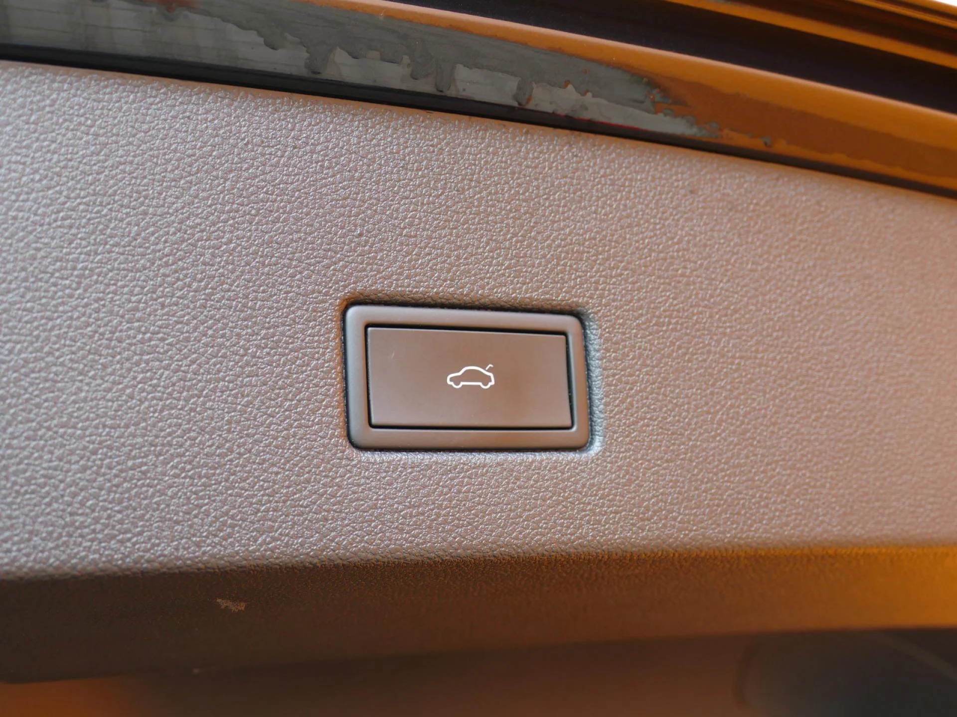 VOLKSWAGEN T-ROC - Miniature 24 sur 35 - Cliquer pour voir cette photo