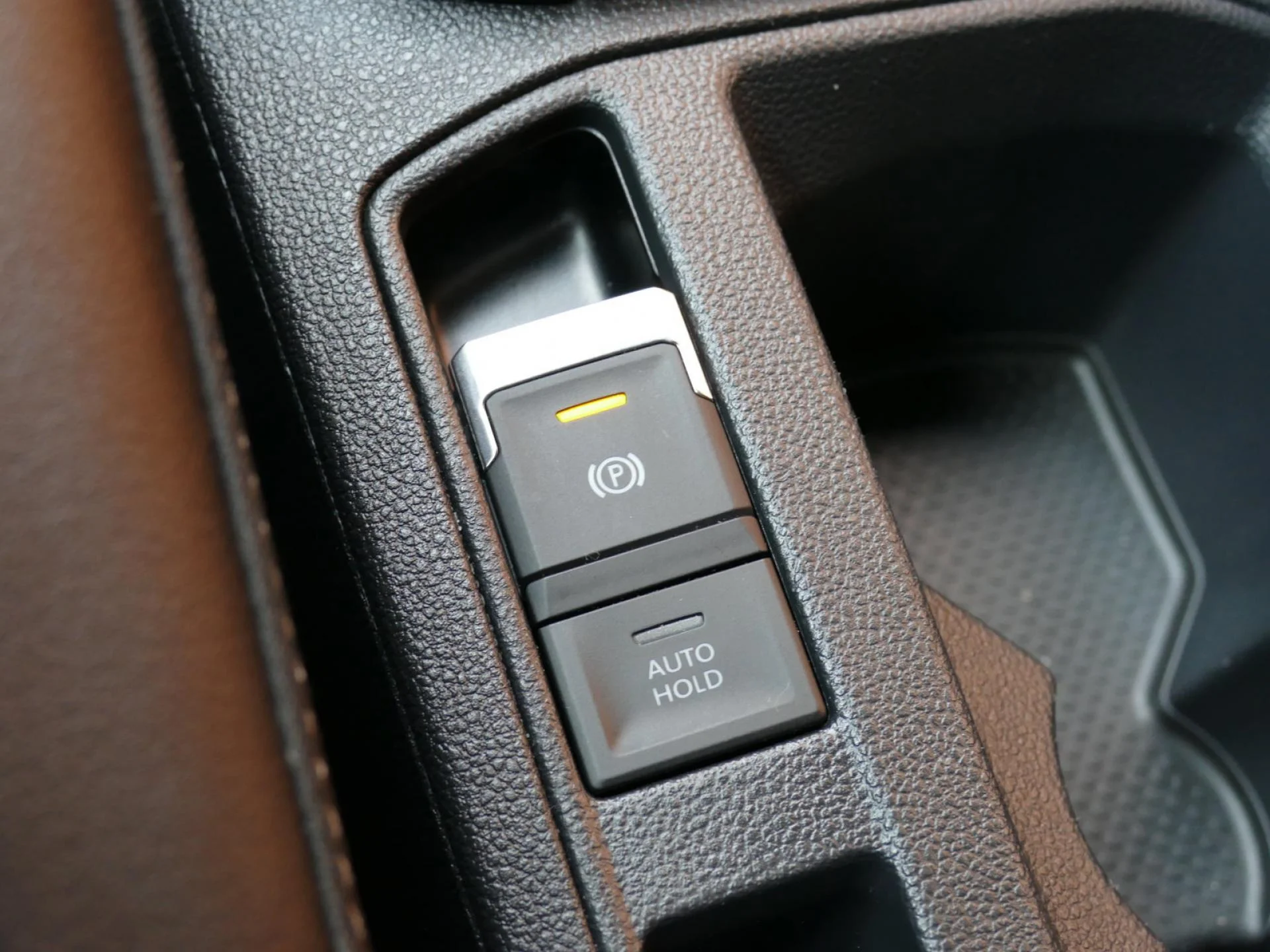 VOLKSWAGEN T-ROC - Miniature 23 sur 35 - Cliquer pour voir cette photo