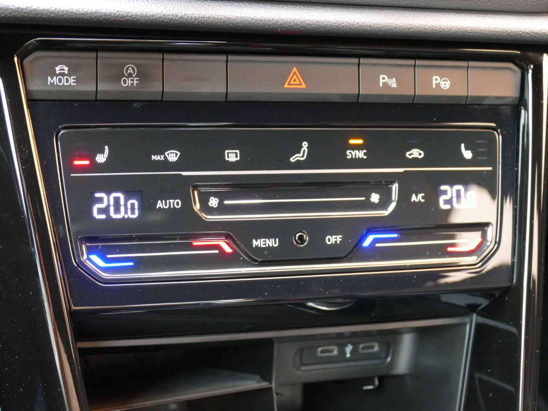 VOLKSWAGEN T-ROC - Miniature 15 sur 35 - Cliquer pour voir cette photo
