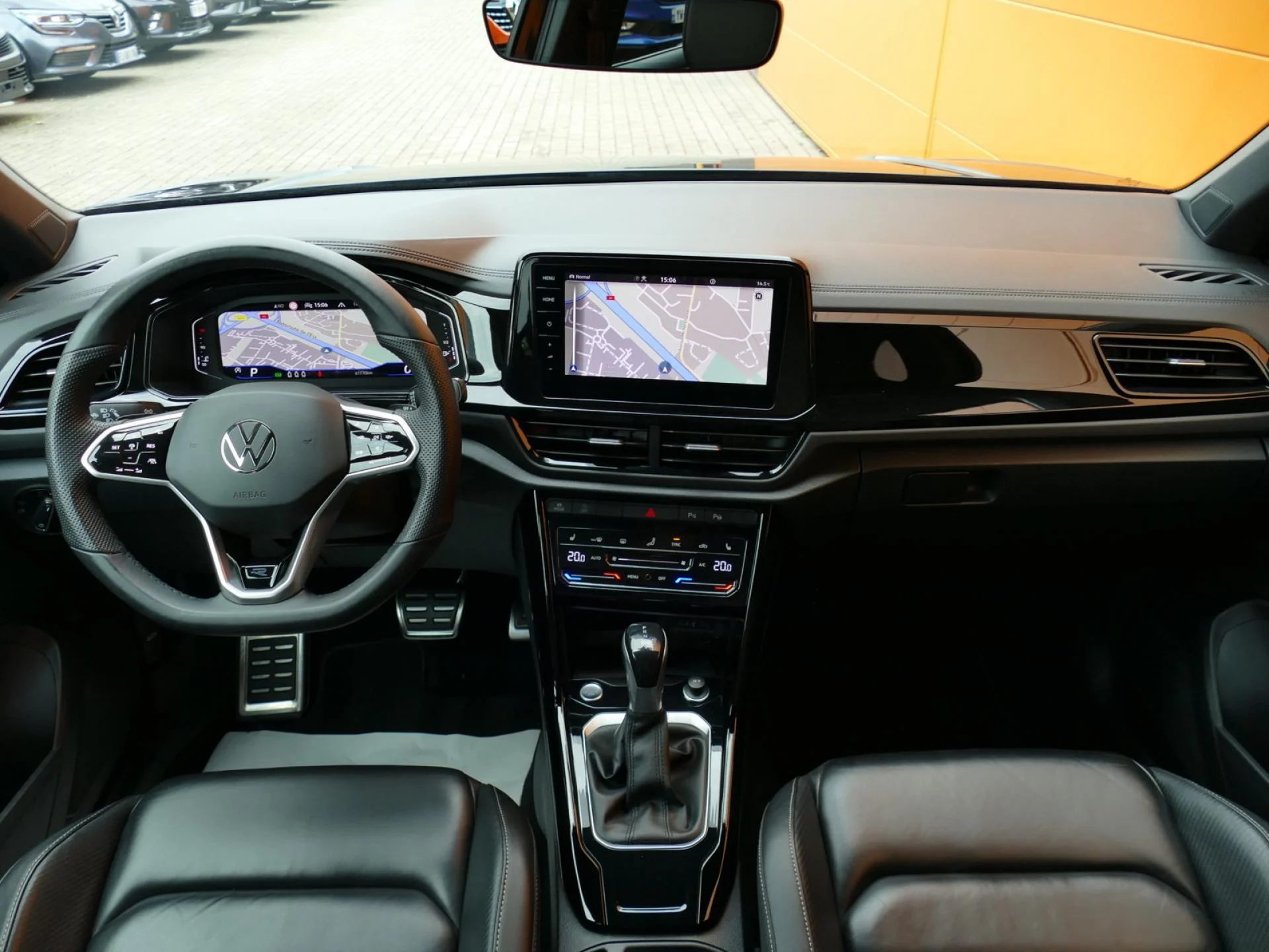 VOLKSWAGEN T-ROC - Miniature 5 sur 35 - Cliquer pour voir cette photo