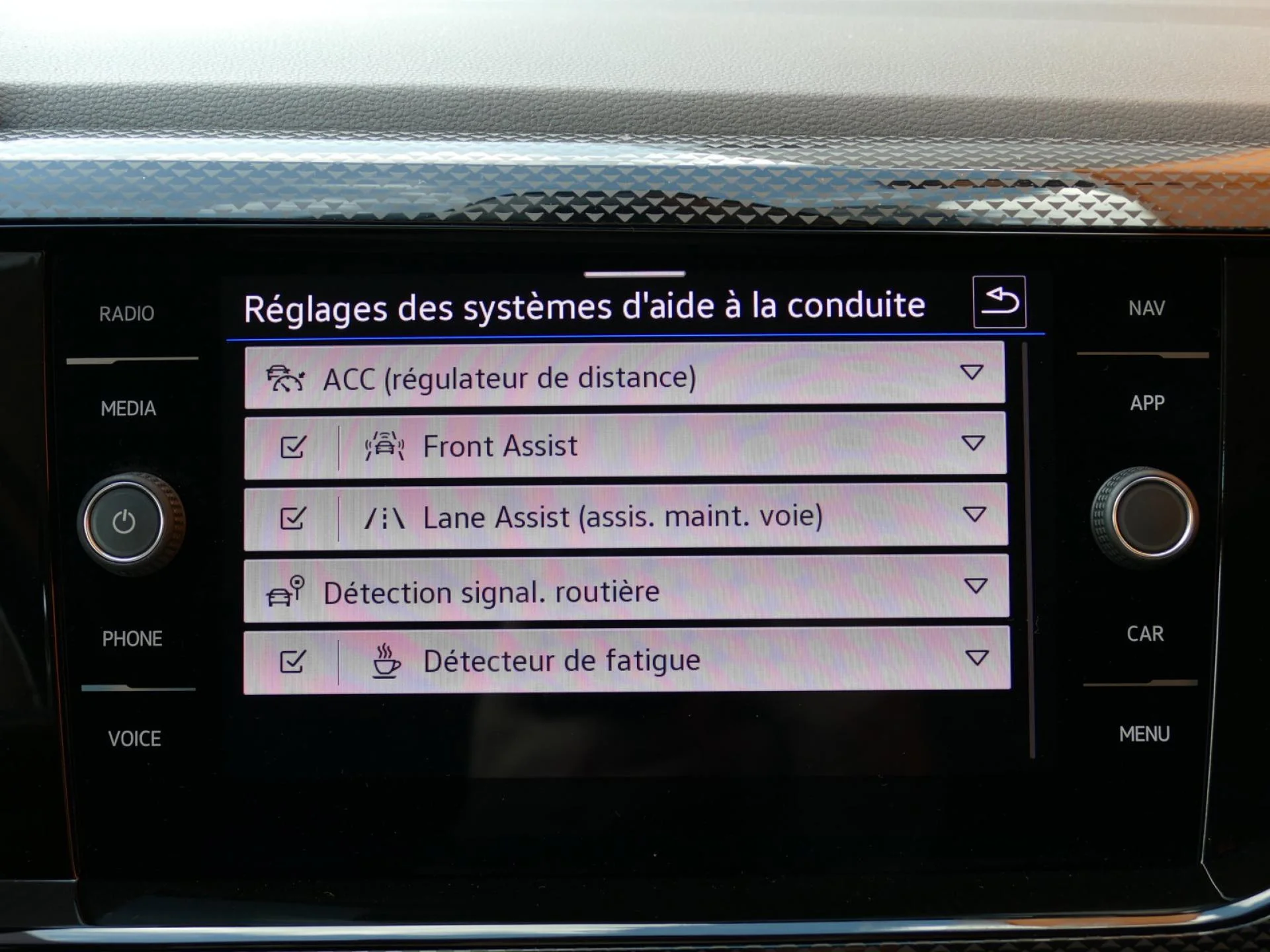 VOLKSWAGEN TAIGO - Miniature 11 sur 24 - Cliquer pour voir cette photo