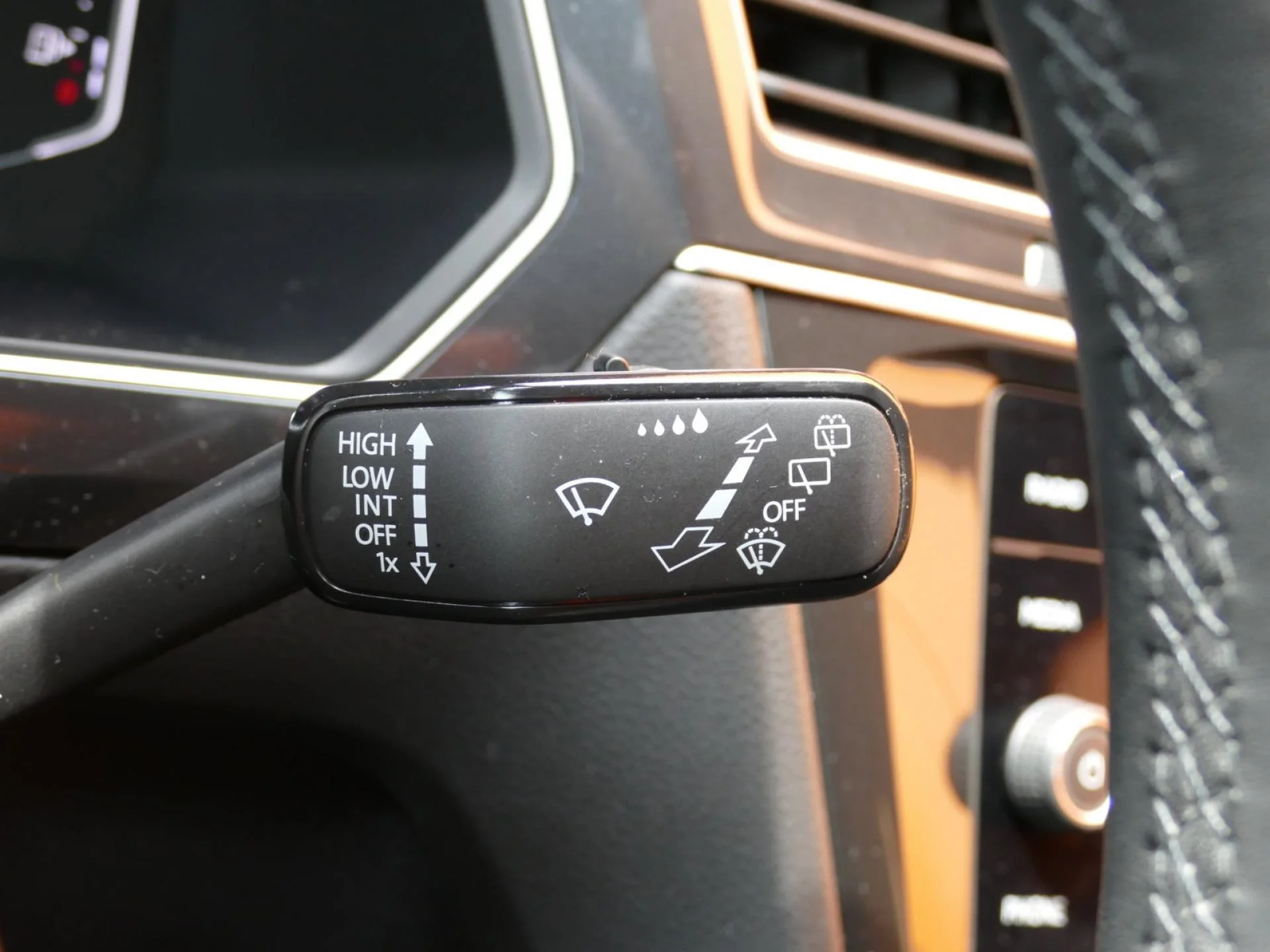VOLKSWAGEN TIGUAN - Miniature 27 sur 33 - Cliquer pour voir cette photo