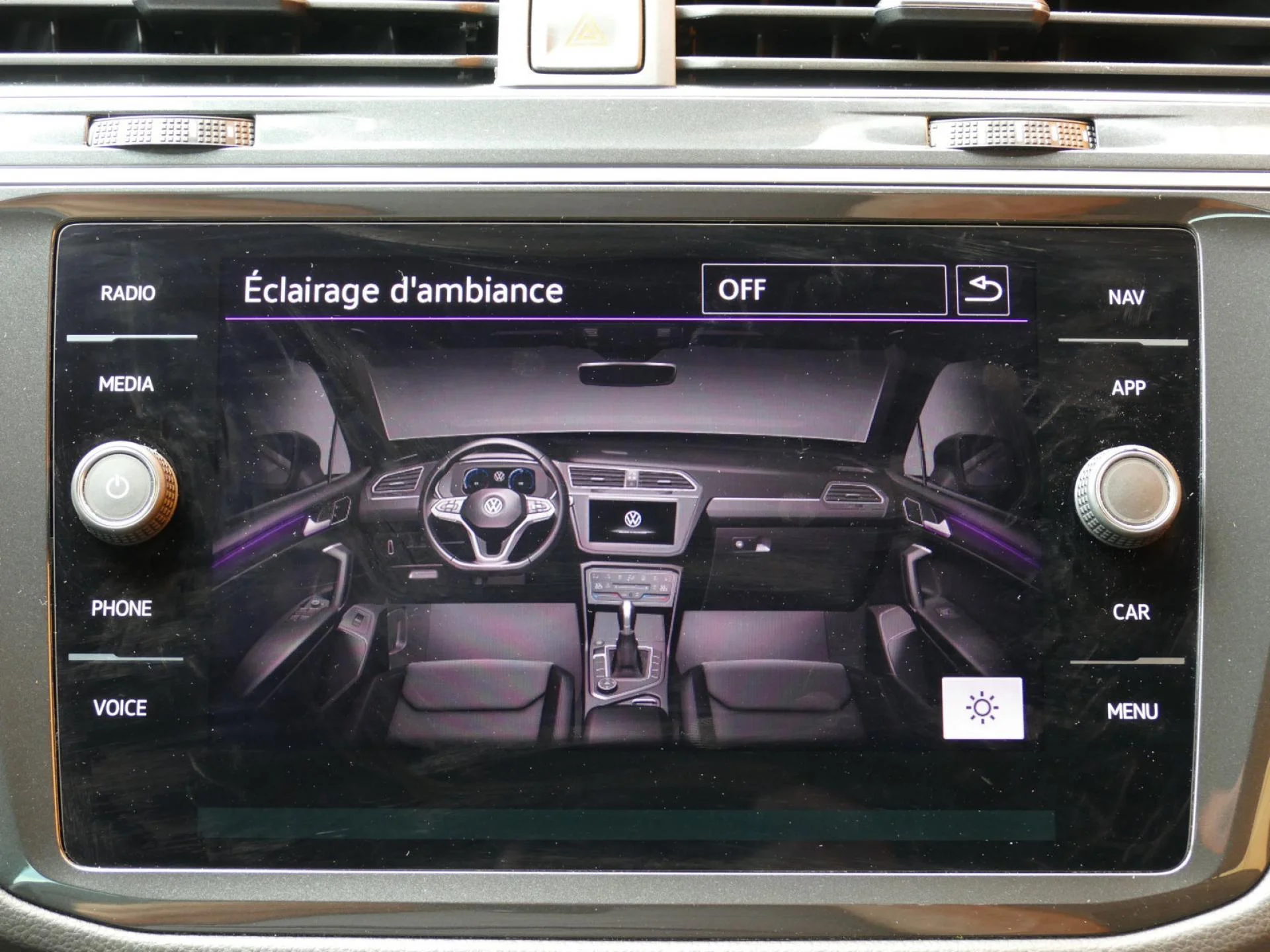 VOLKSWAGEN TIGUAN - Miniature 13 sur 33 - Cliquer pour voir cette photo