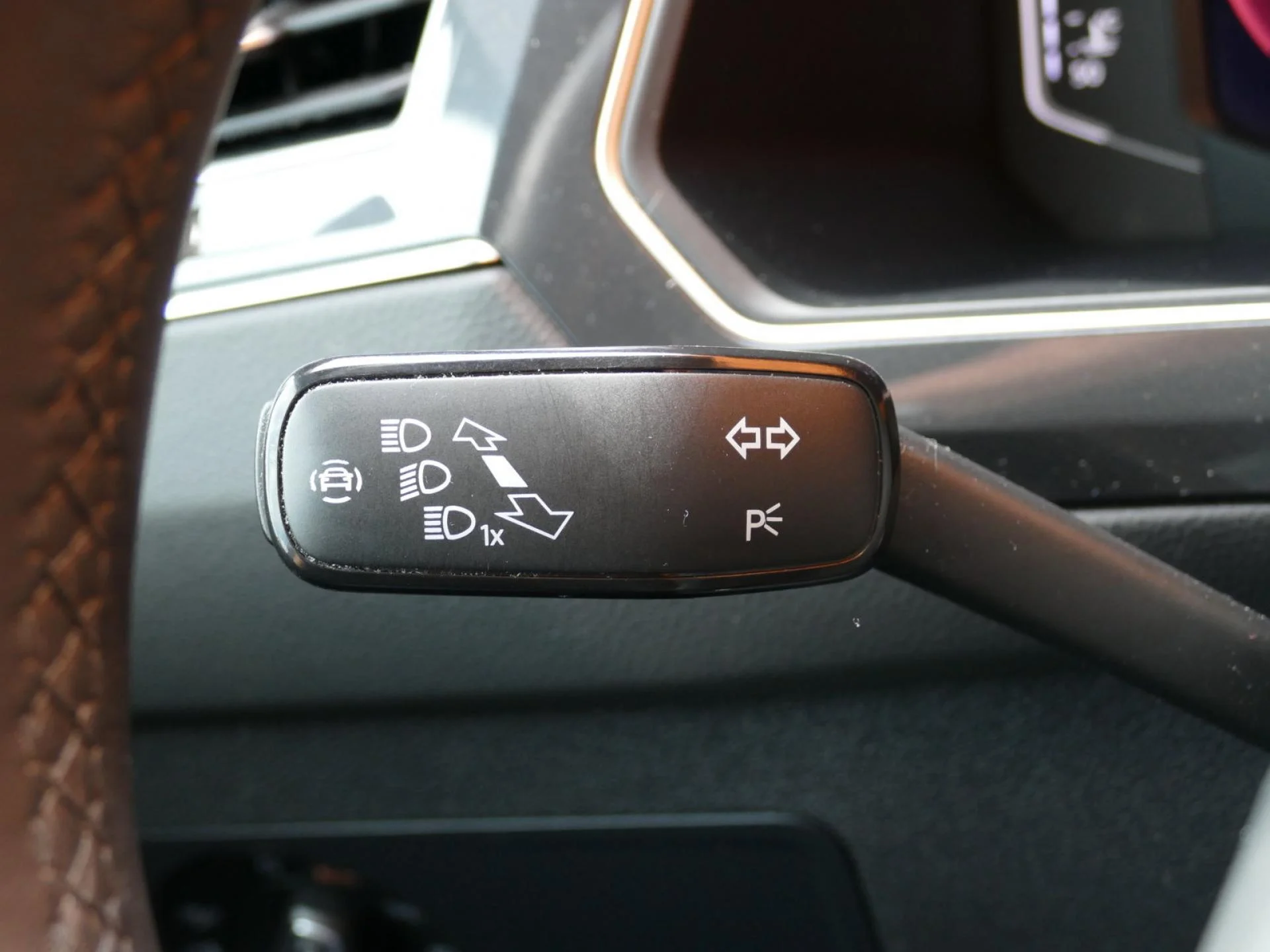 VOLKSWAGEN TIGUAN - Miniature 26 sur 33 - Cliquer pour voir cette photo