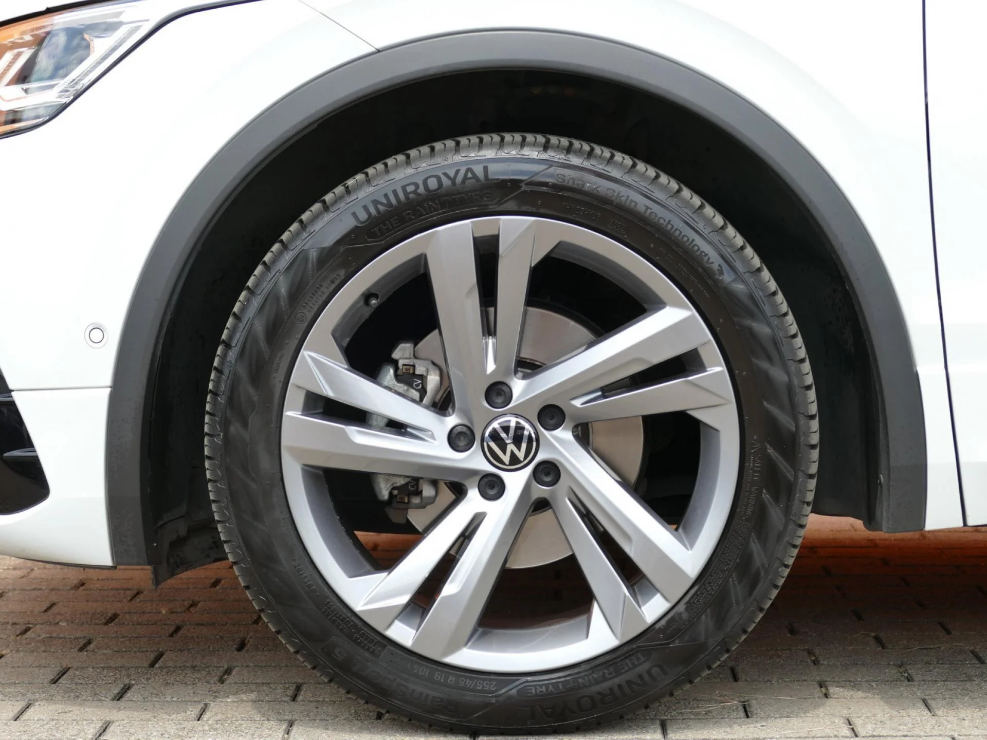 VOLKSWAGEN TIGUAN - Miniature 32 sur 33 - Cliquer pour voir cette photo