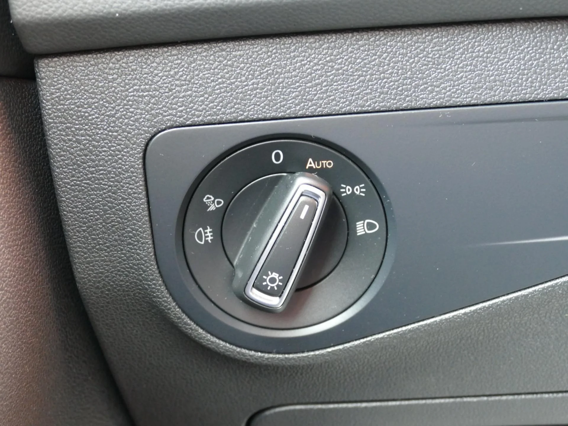 VOLKSWAGEN TIGUAN - Miniature 21 sur 33 - Cliquer pour voir cette photo