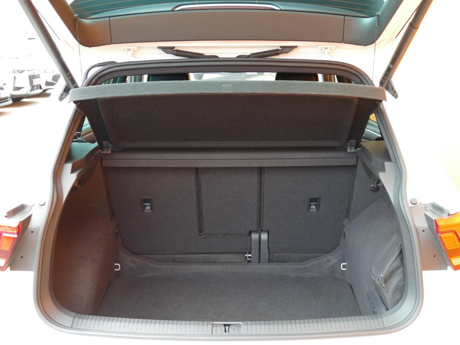 VOLKSWAGEN TIGUAN - Miniature 8 sur 33 - Cliquer pour voir cette photo