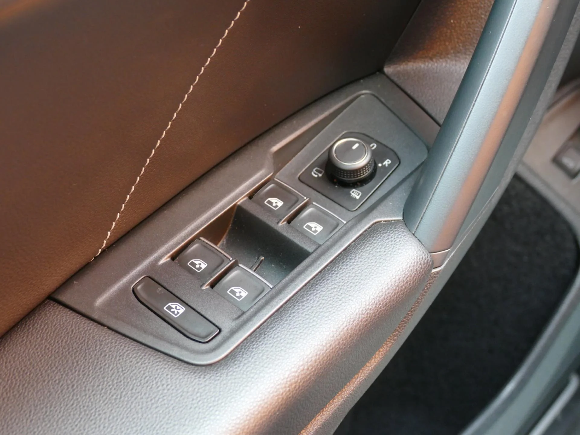VOLKSWAGEN TIGUAN - Miniature 25 sur 33 - Cliquer pour voir cette photo