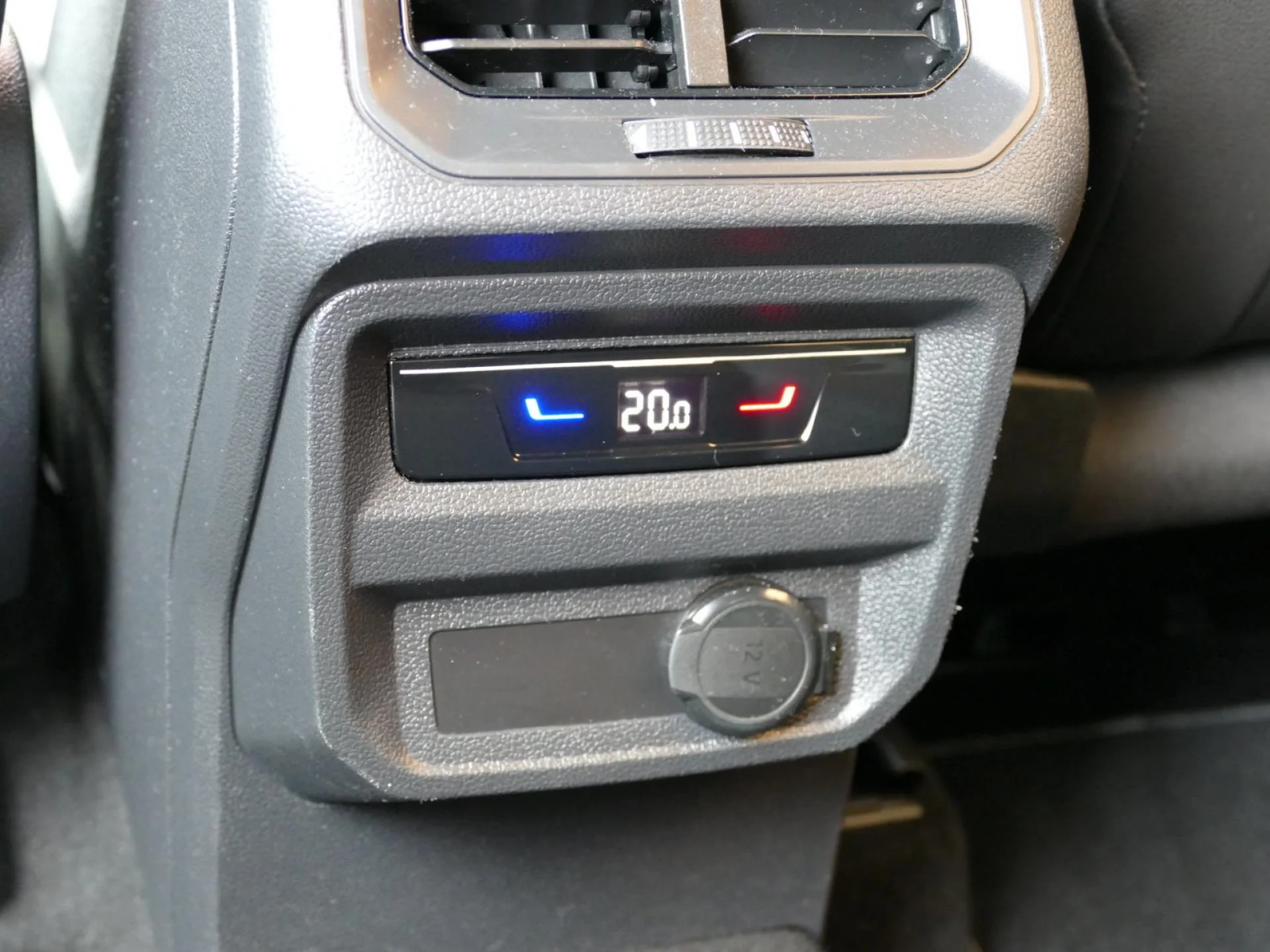 VOLKSWAGEN TIGUAN - Miniature 22 sur 33 - Cliquer pour voir cette photo